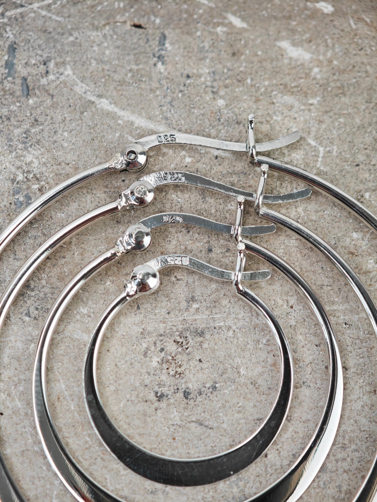 Flache 925 Silber Runde Creolen, Dünne Minimalistische Ohrringe, Sterlingsilber Creolen 20, 30, 40, 50 mm - CocosyBerlin