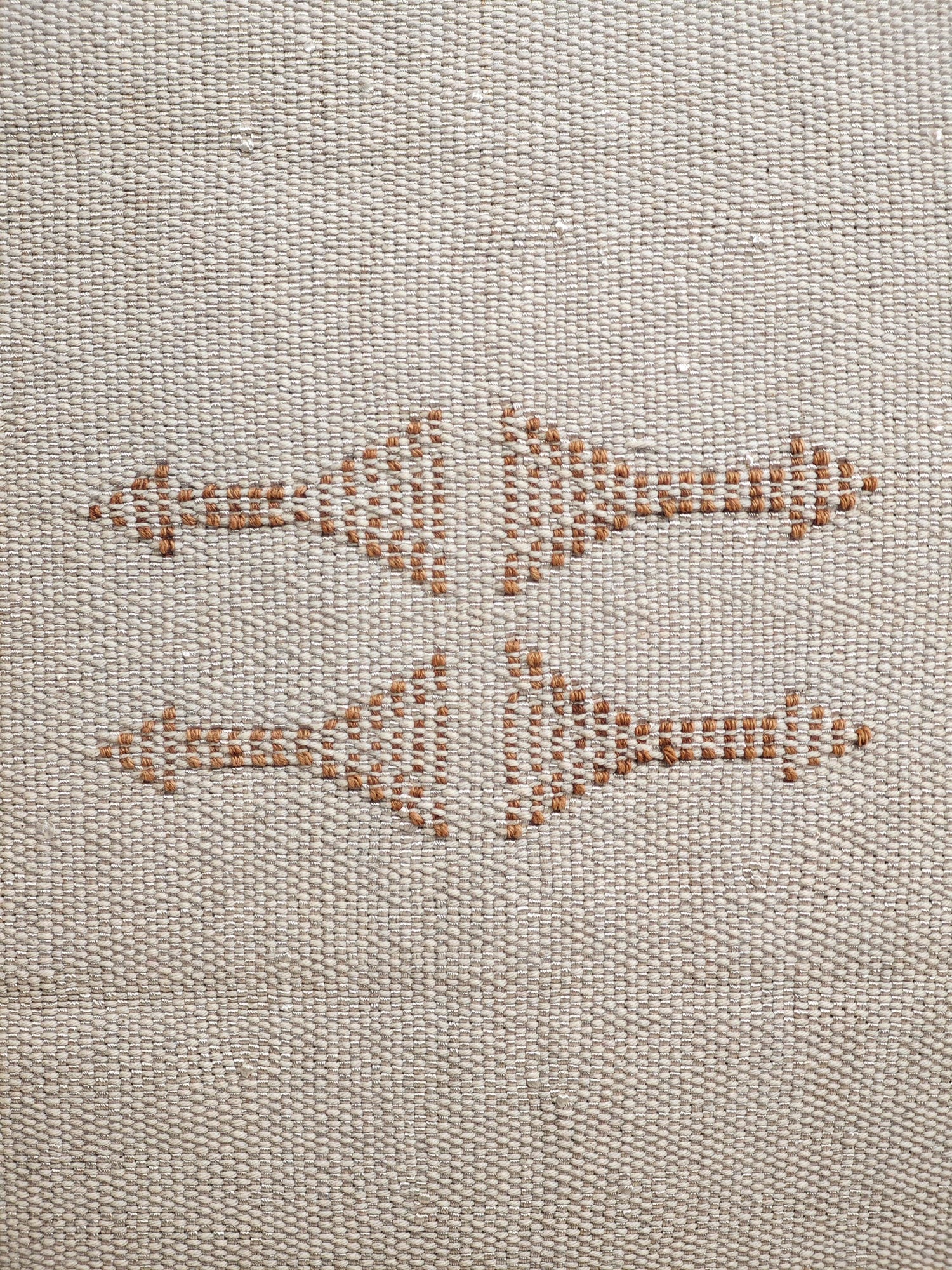 Coussin Sabra du Maroc, housse de coussin bohème éclectique, housse de coussin orientale marocaine en beige et marron avec motif beber