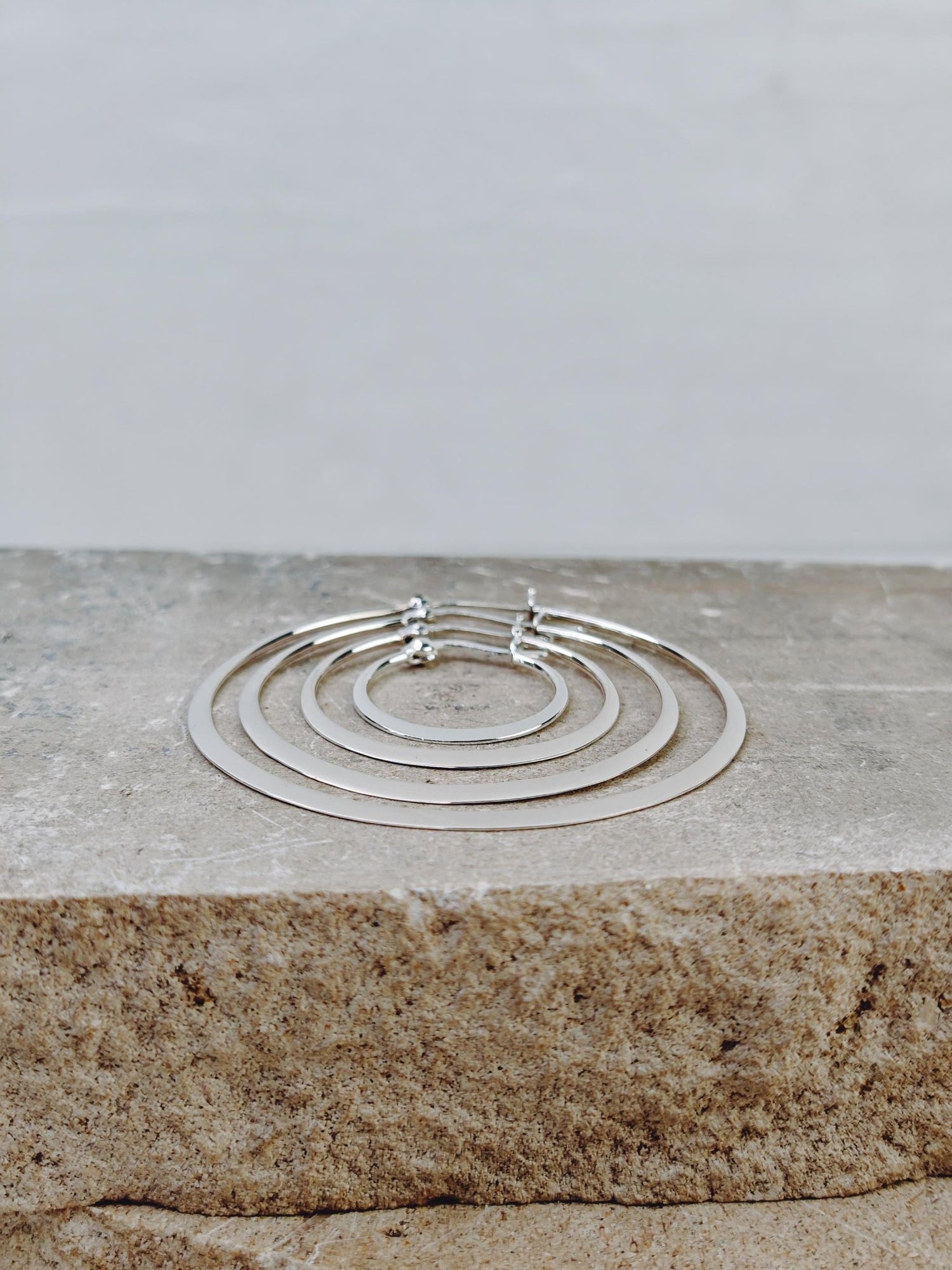 Flache 925 Silber Runde Creolen, Dünne Minimalistische Ohrringe, Sterlingsilber Creolen 20, 30, 40, 50 mm - CocosyBerlin