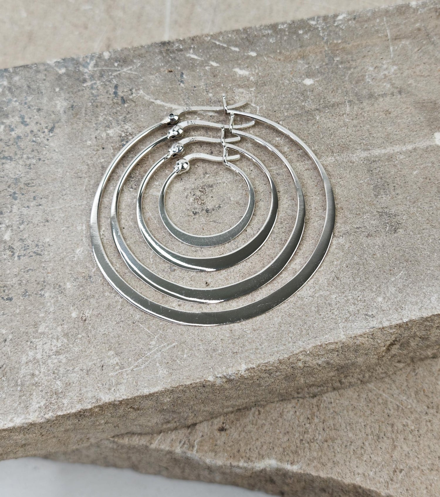 Flache 925 Silber Runde Creolen, Dünne Minimalistische Ohrringe, Sterlingsilber Creolen 20, 30, 40, 50 mm - CocosyBerlin