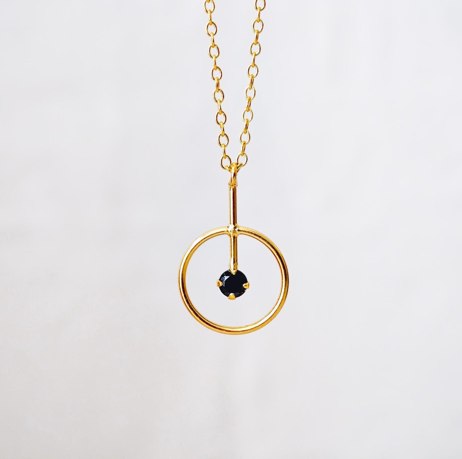 Gold-plated 925 silver chain with circle pendant, necklace pendant 14K gold-plated, circle pendant with black onyx stone