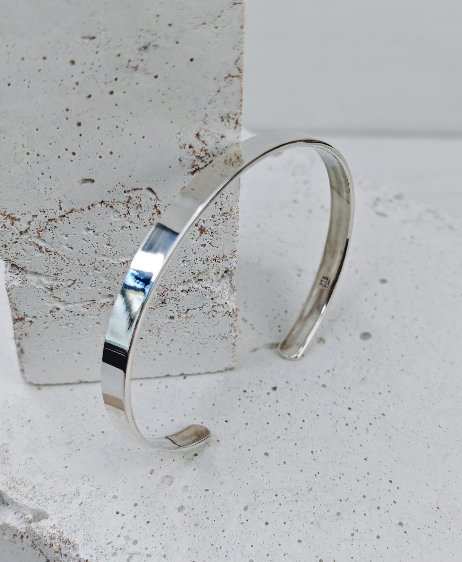 Breiter Armreif aus 925 Silber, verstellbar, Armreif aus massivem Sterling Silber, minimalistischer schlichter Armreif, glatt und schlicht - CocosyBerlin