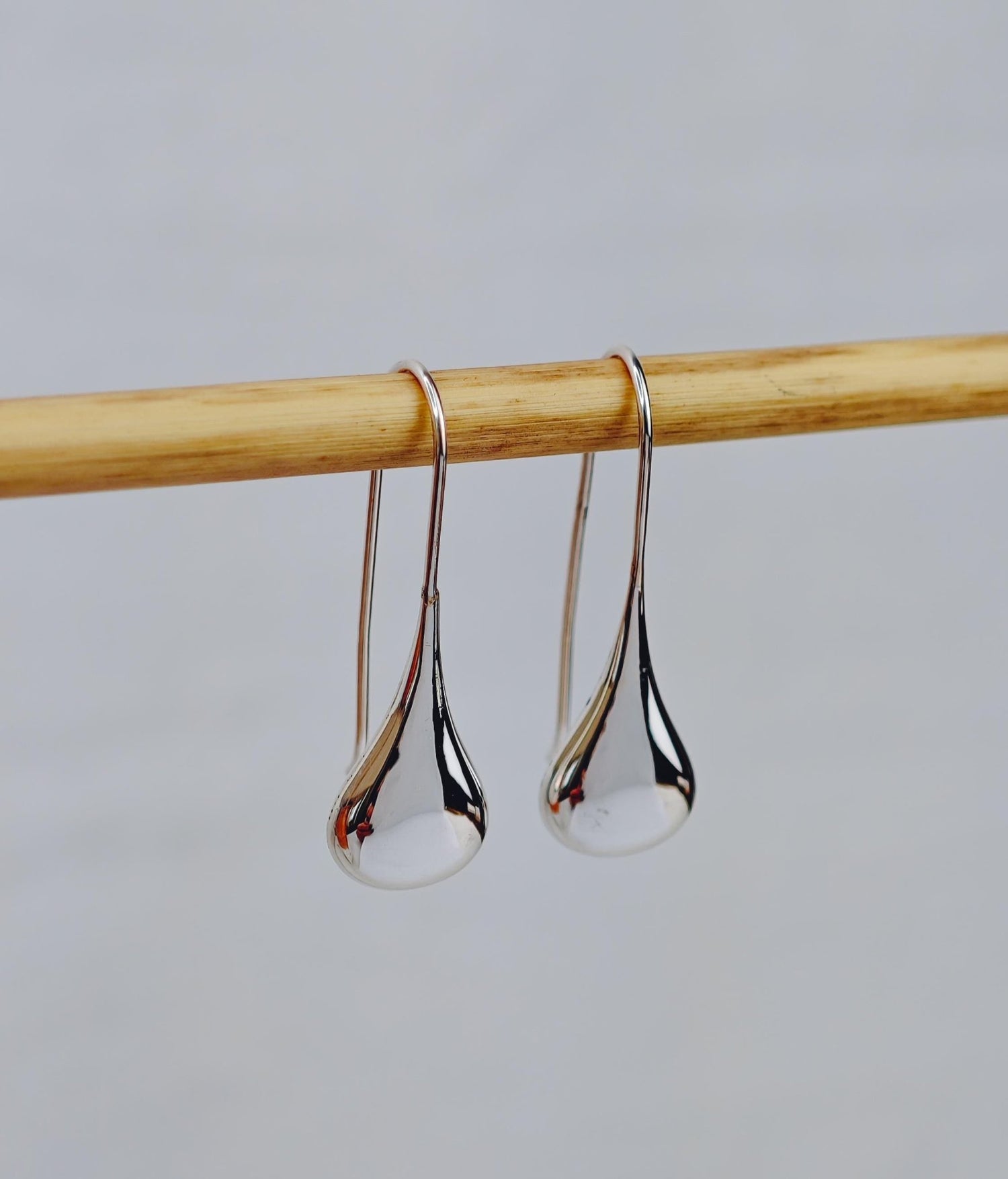 Tropfen Ohrhänger aus Silber 925, kleine Hängende Ohrringe, tropfenförmig Träne Minimalistisch Hängeohrringe aus Sterling Silber Drop - CocosyBerlin