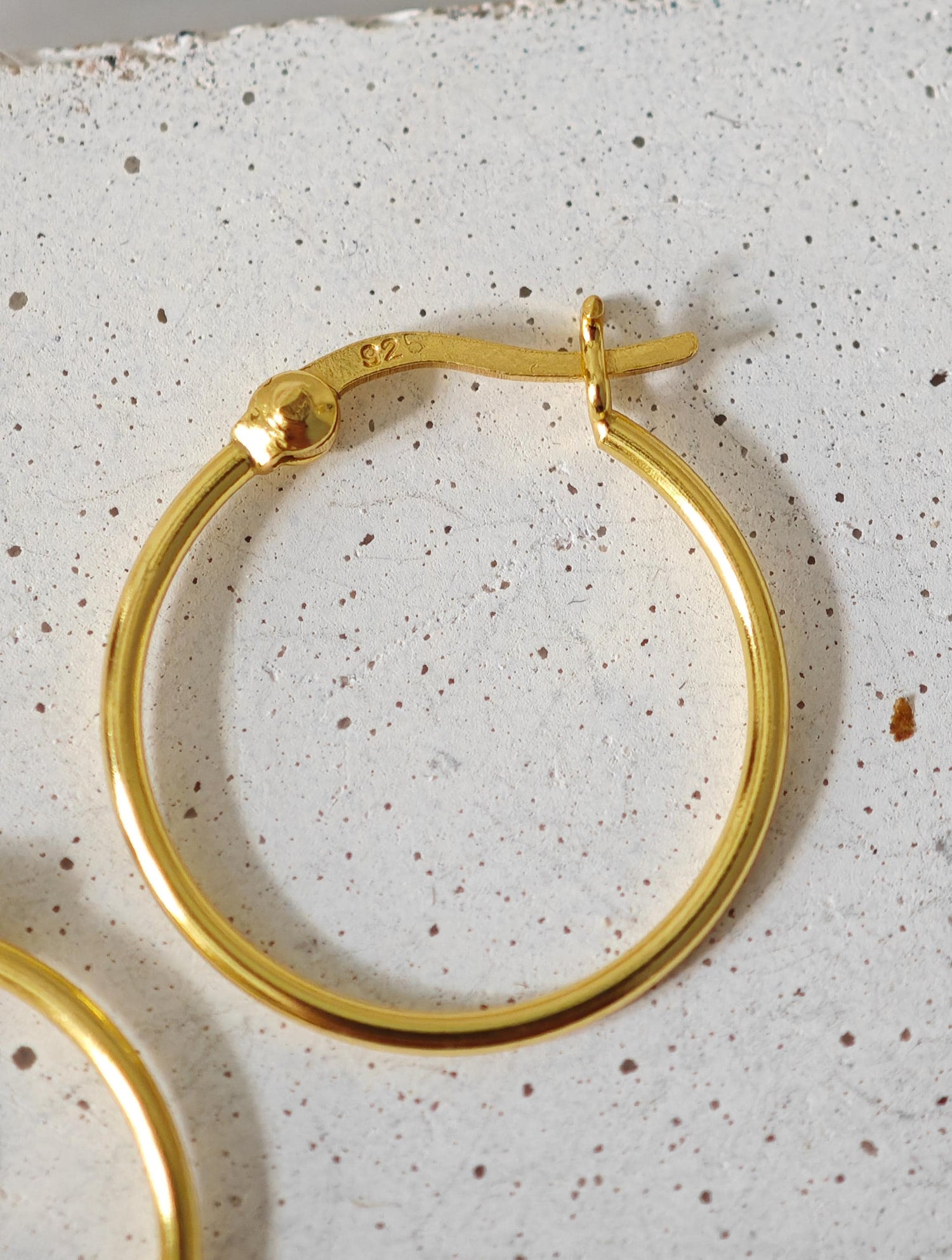 Creolen aus 925 Silber mit 14 Karat Vergoldung 20 mm, Minimalistische Creolen, Gold plated Hoops 1,2 x 20 mm