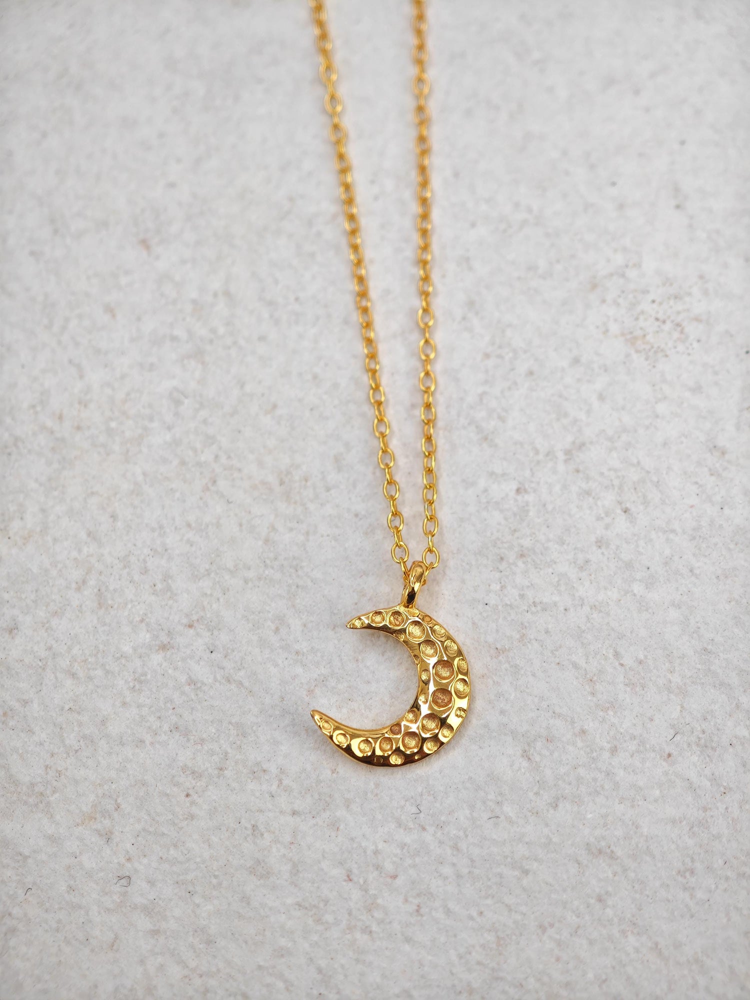 Vergoldete 925 Silber Kette mit Halbmond Kettenanhänger, Halskette und Halbmond-Anhänger 14K Gold vergoldet, Mond Halskette gold