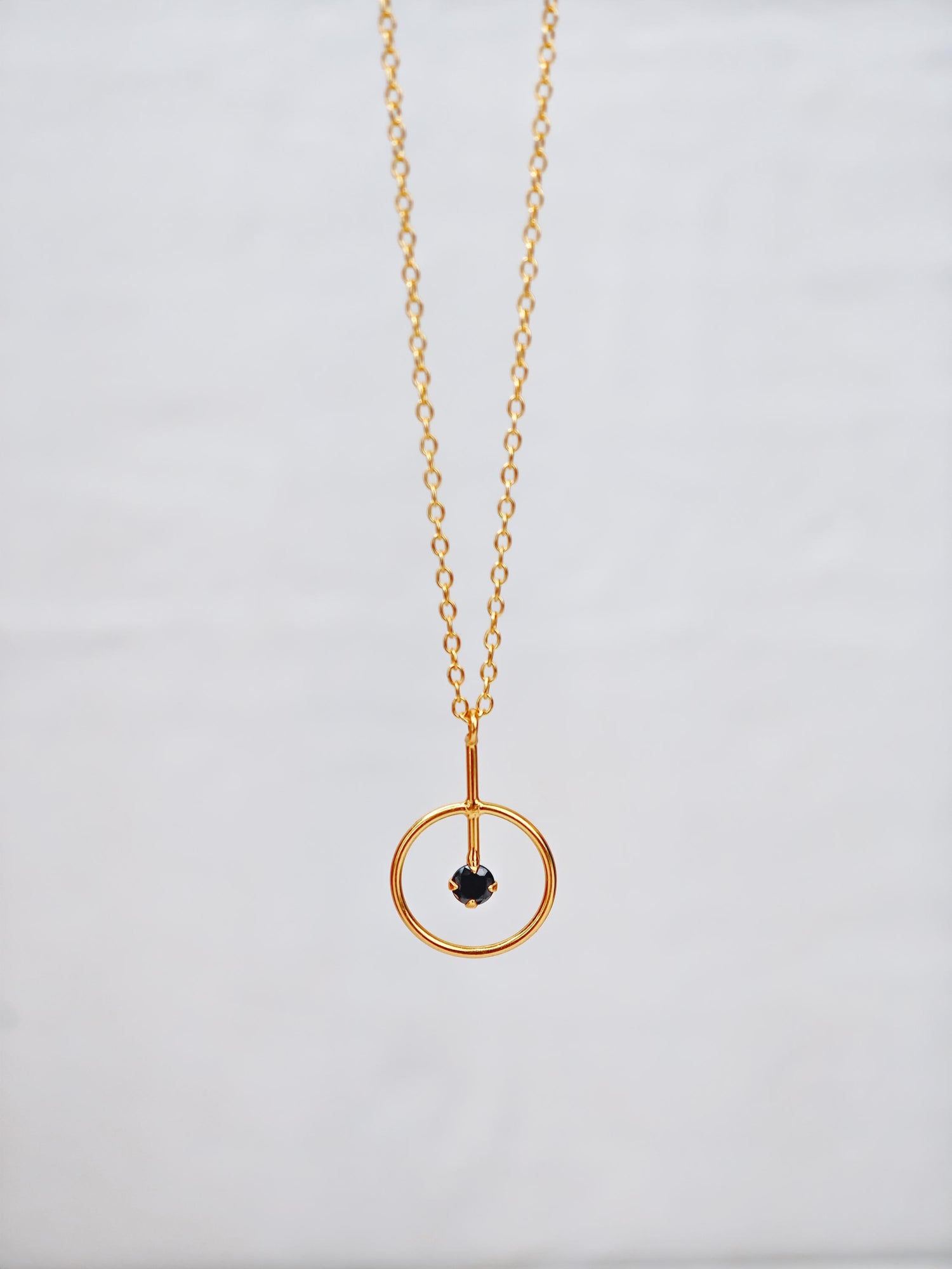 Gold-plated 925 silver chain with circle pendant, necklace pendant 14K gold-plated, circle pendant with black onyx stone