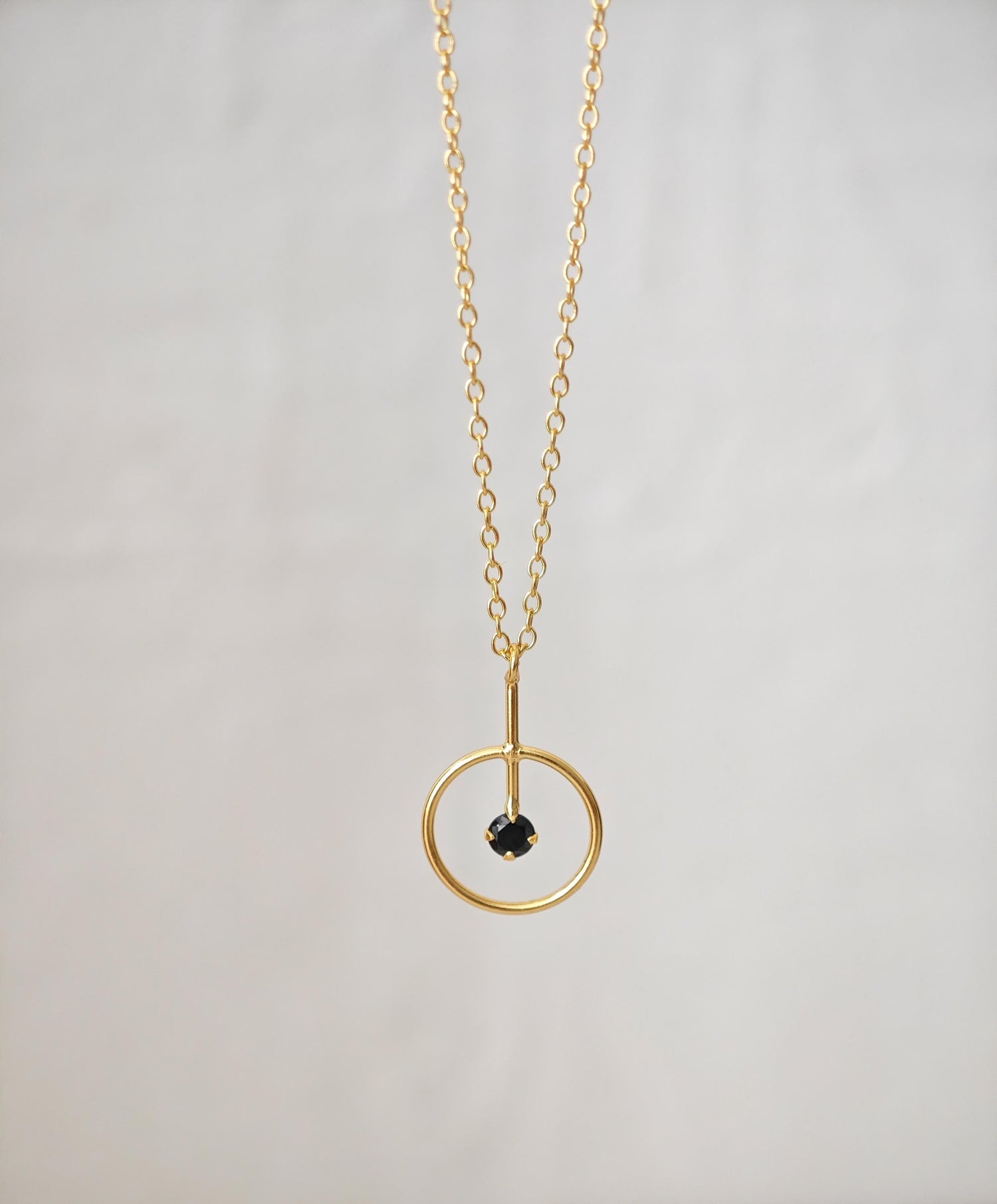 Gold-plated 925 silver chain with circle pendant, necklace pendant 14K gold-plated, circle pendant with black onyx stone