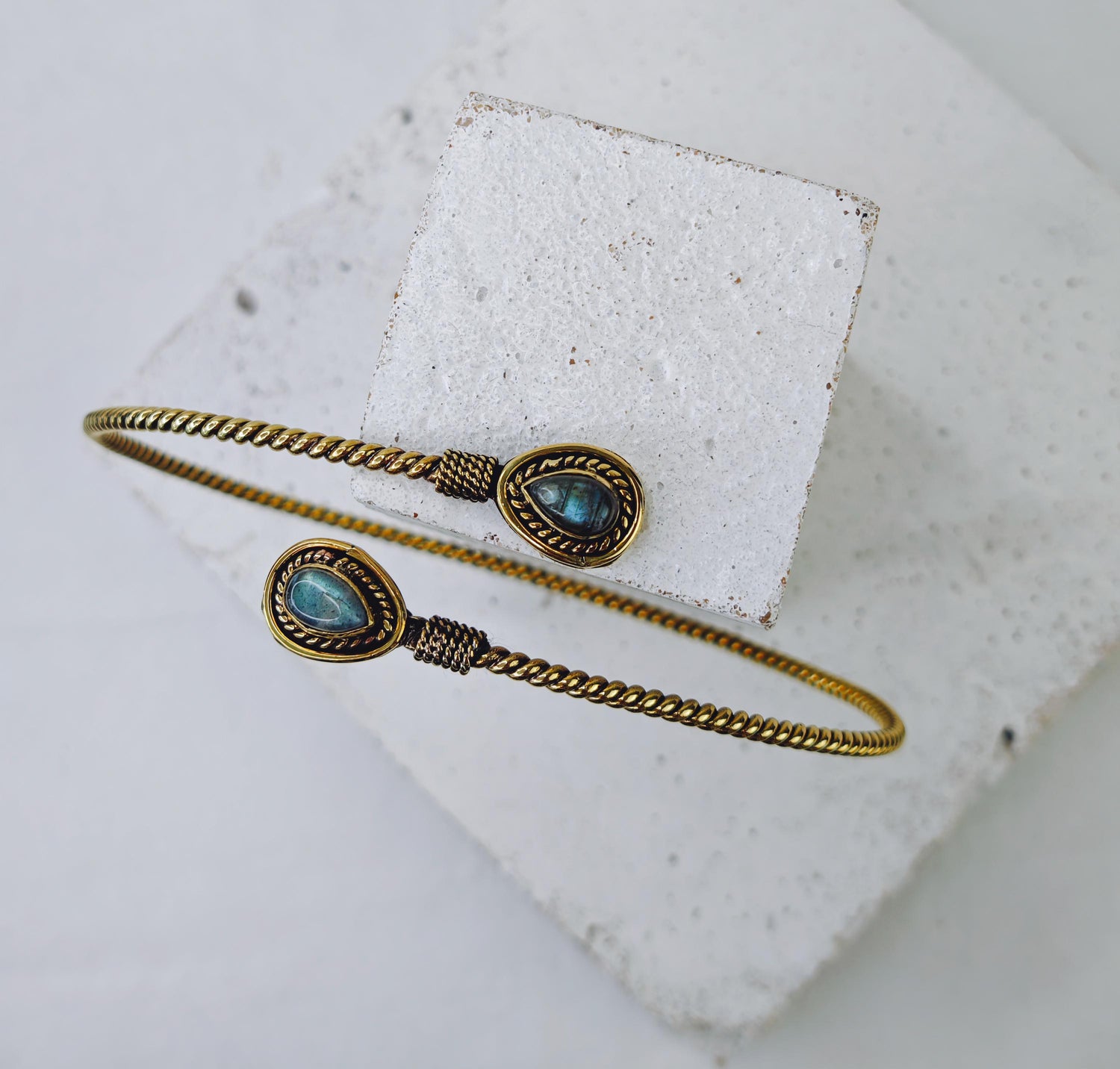 Bracelet de bras réglable doré, torsadé, labradorite goutte, bracelet de bras supérieur en laiton, bracelet de bras supérieur bohème hippie