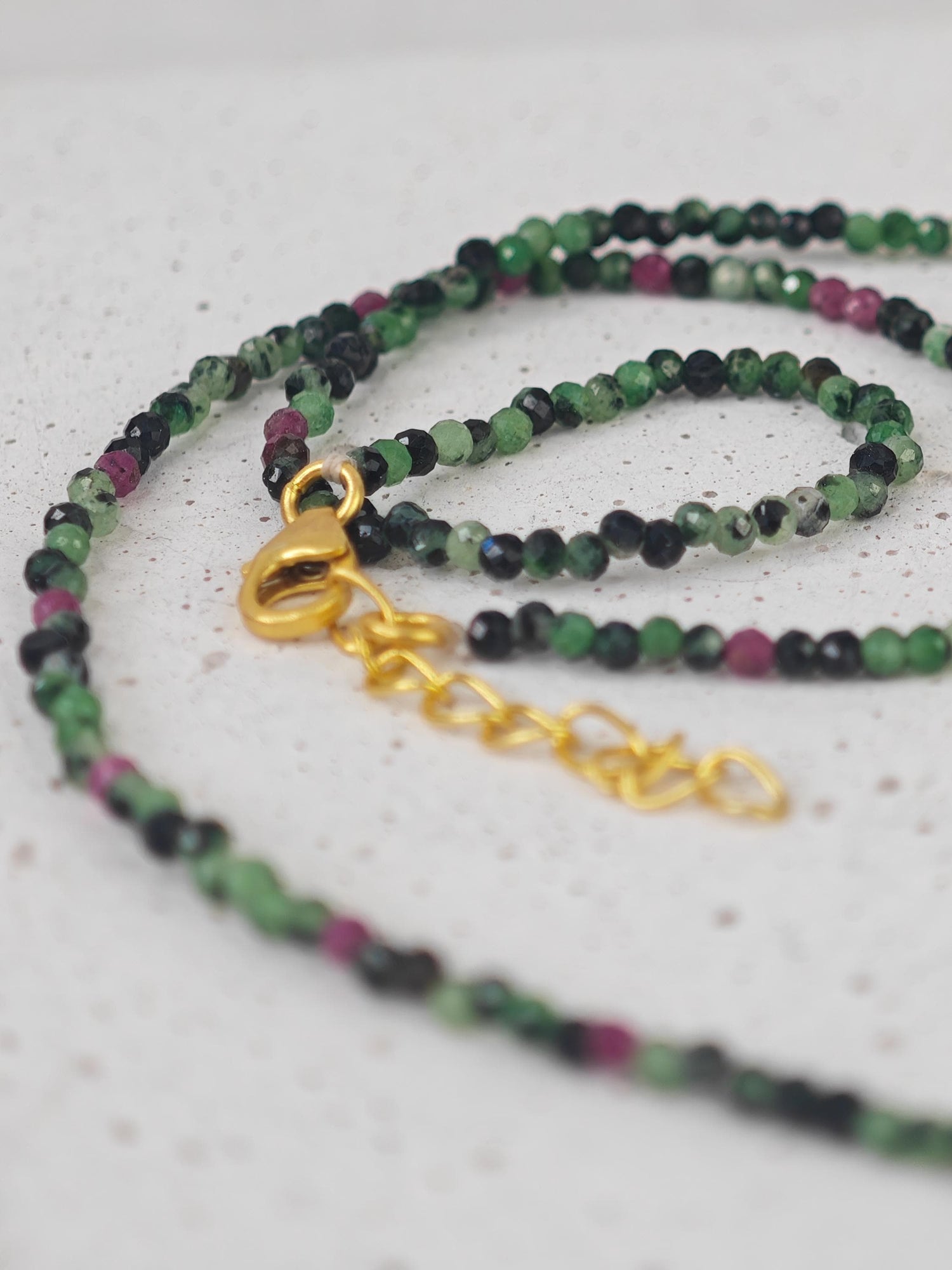 Rubin Zoisit Halskette, 925 Silver 18K vergoldete Nugget Perlen, Rubin Chocker, Edelstein Perlenhalskette, Rubin-Zoisit Perlenkette