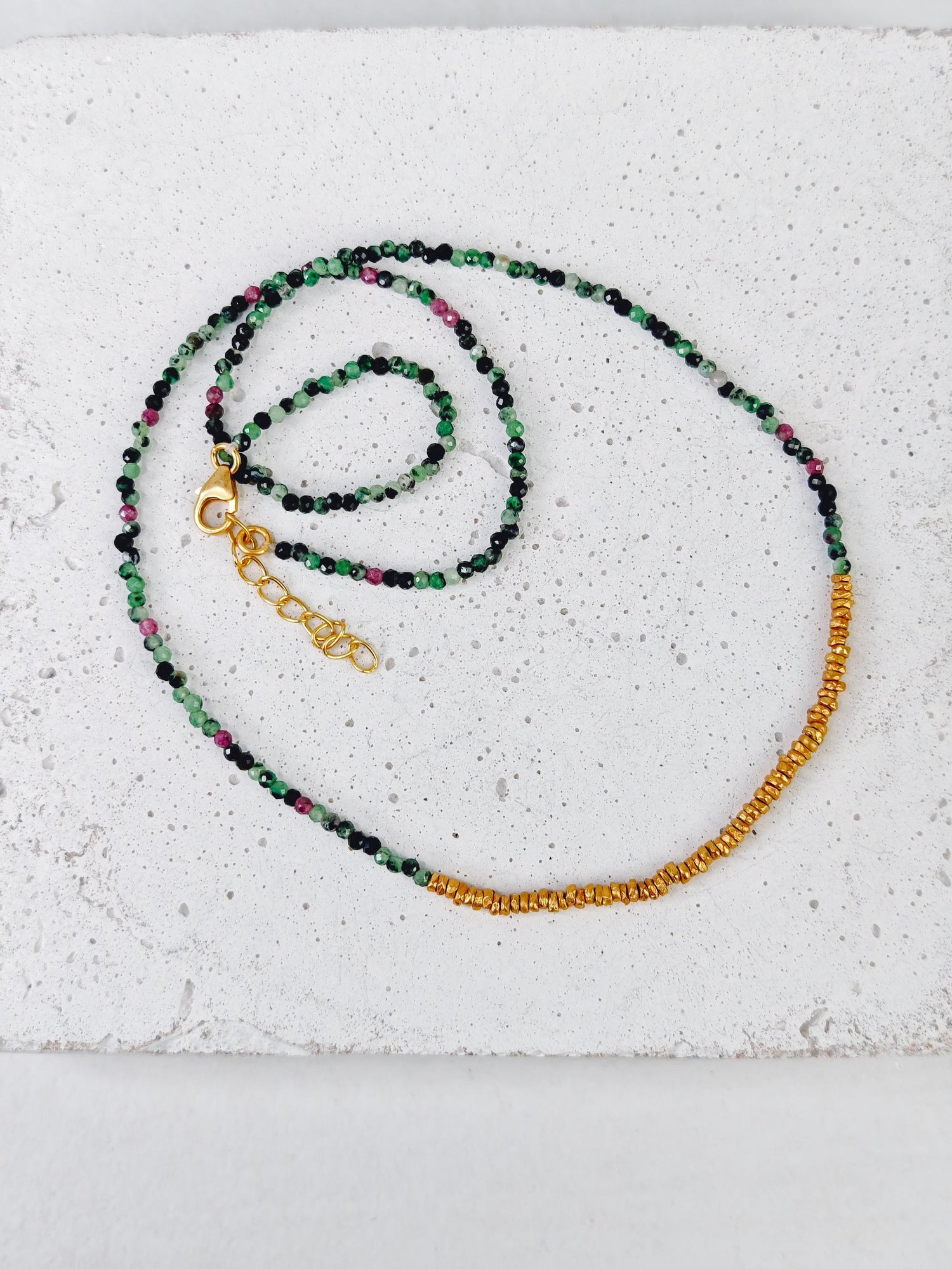 Rubin Zoisit Halskette, 925 Silver 18K vergoldete Nugget Perlen, Rubin Chocker, Edelstein Perlenhalskette, Rubin-Zoisit Perlenkette