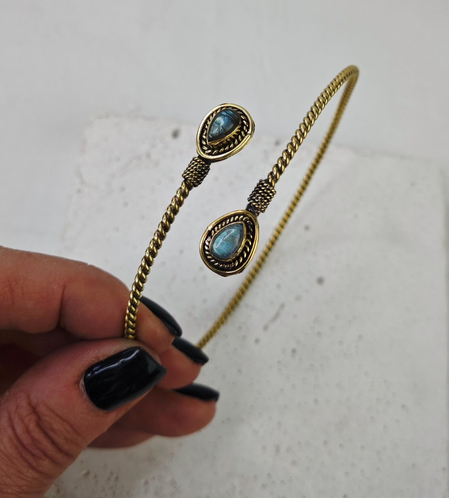 Bracelet de bras réglable doré, torsadé, labradorite goutte, bracelet de bras supérieur en laiton, bracelet de bras supérieur bohème hippie