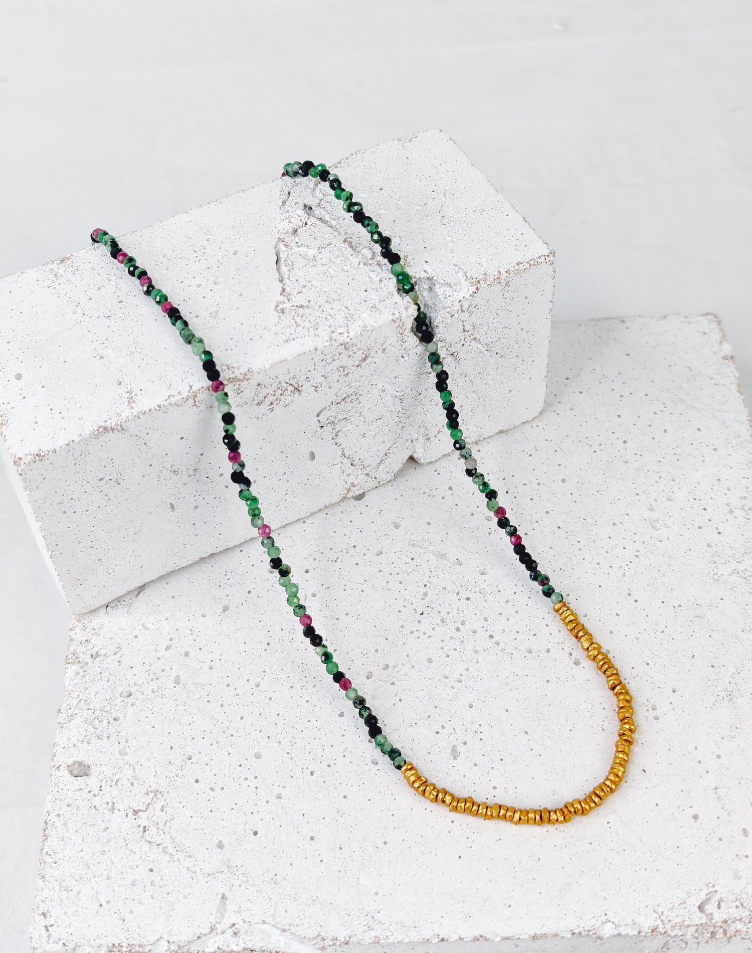 Rubin Zoisit Halskette, 925 Silver 18K vergoldete Nugget Perlen, Rubin Chocker, Edelstein Perlenhalskette, Rubin-Zoisit Perlenkette