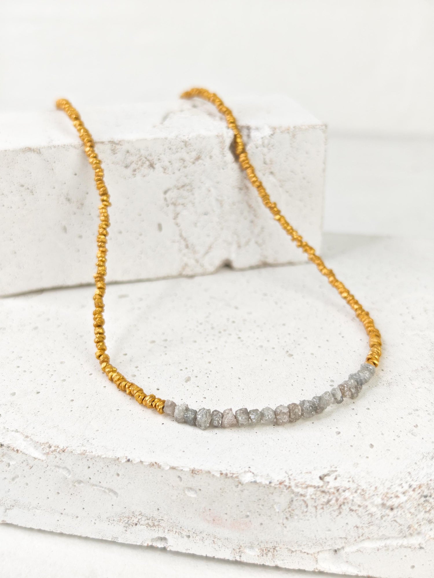 Ashes & Gold - Rohdiamant Halskette, 925 Silver 18K vergoldete Nugget Perlen, Roh Diamanten Chocker, Diamant Collier, Edelstein Halskette