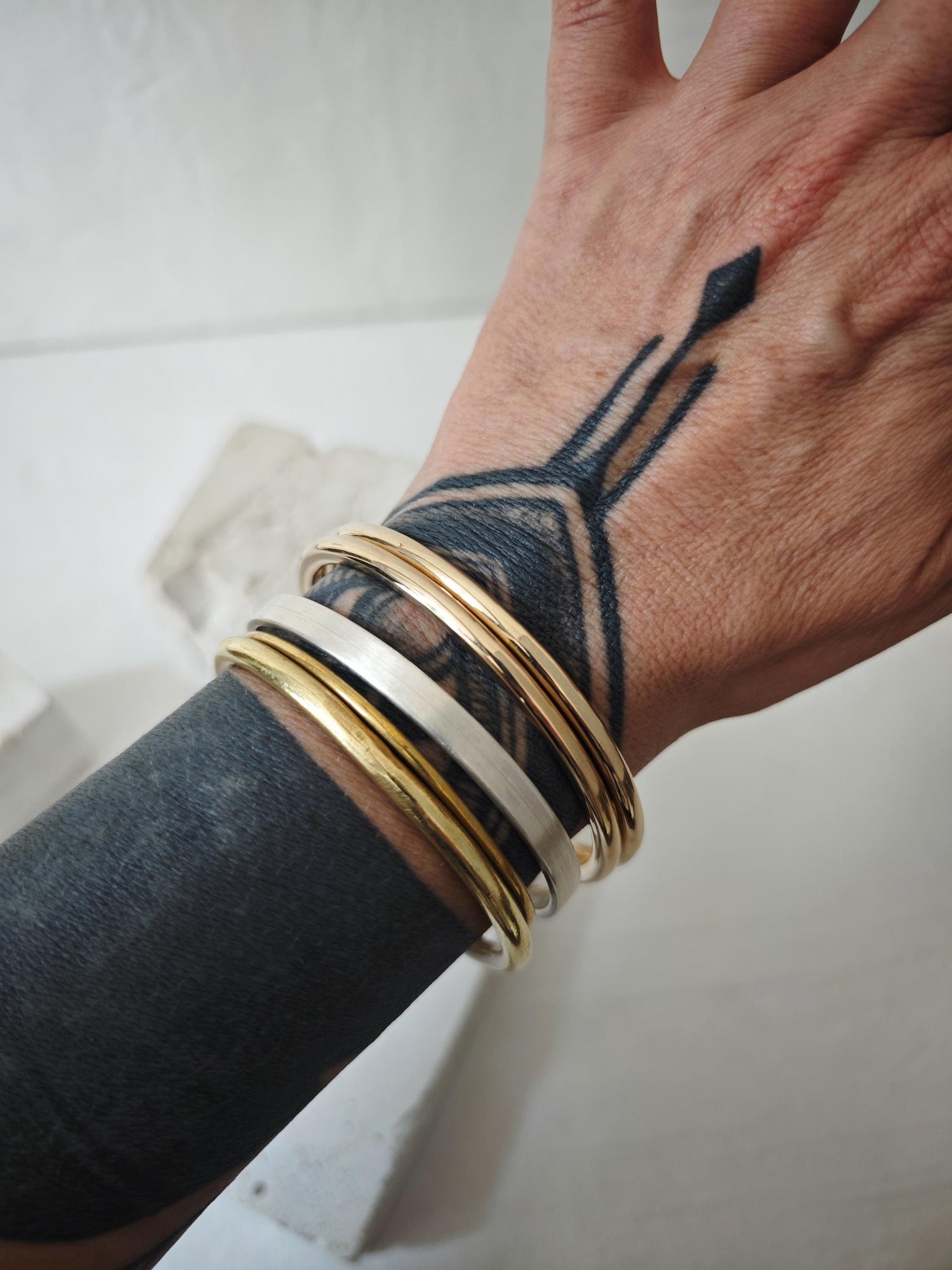 Massiver Messing Armreif, Statement schwerer breiter Armreif, Tribal Armreif, Festival Schmuck