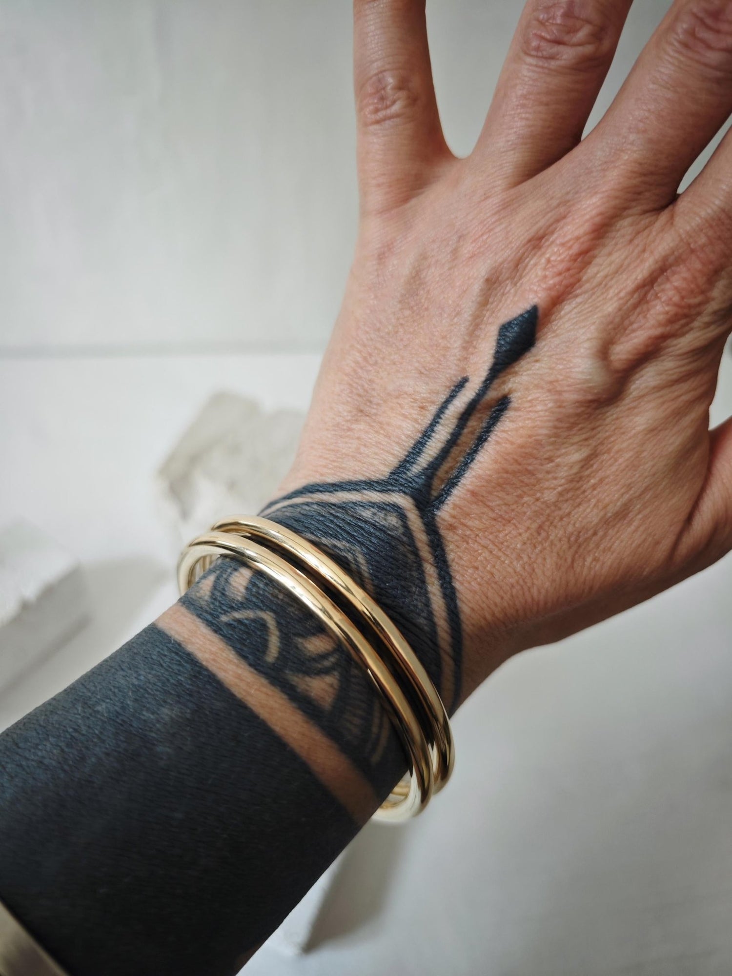 Massiver Messing Armreif, Statement schwerer breiter Armreif, Tribal Armreif, Festival Schmuck - CocosyBerlin