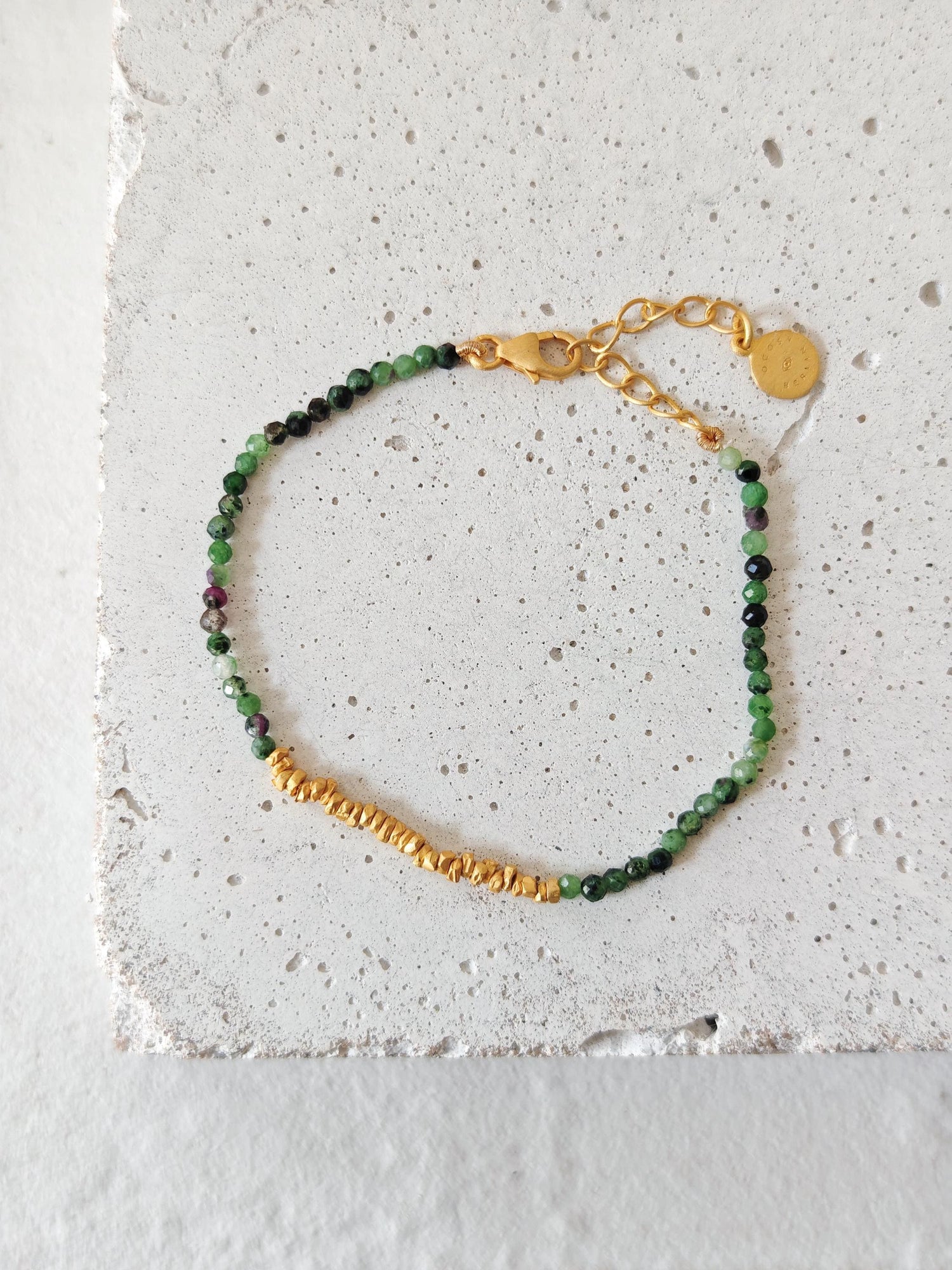 Perlenarmband handgemacht 925 Silber vergoldet und Rubin-Zoisit Edelsteinen, Boho Armband mit Perlen