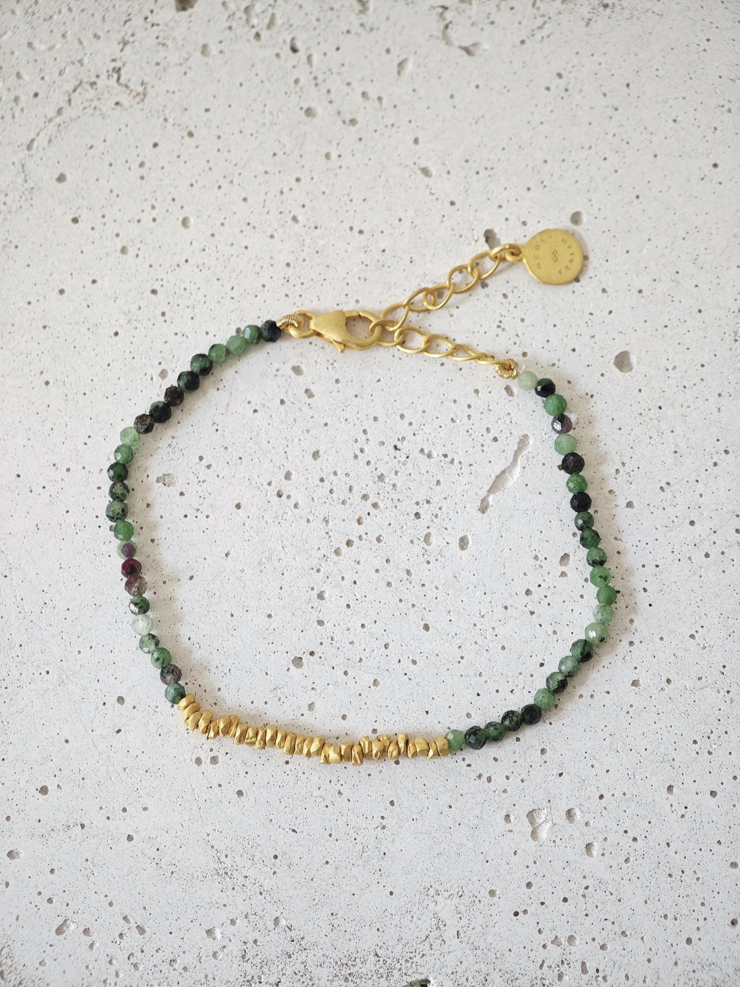 Perlenarmband handgemacht 925 Silber vergoldet und Rubin-Zoisit Edelsteinen, Boho Armband mit Perlen