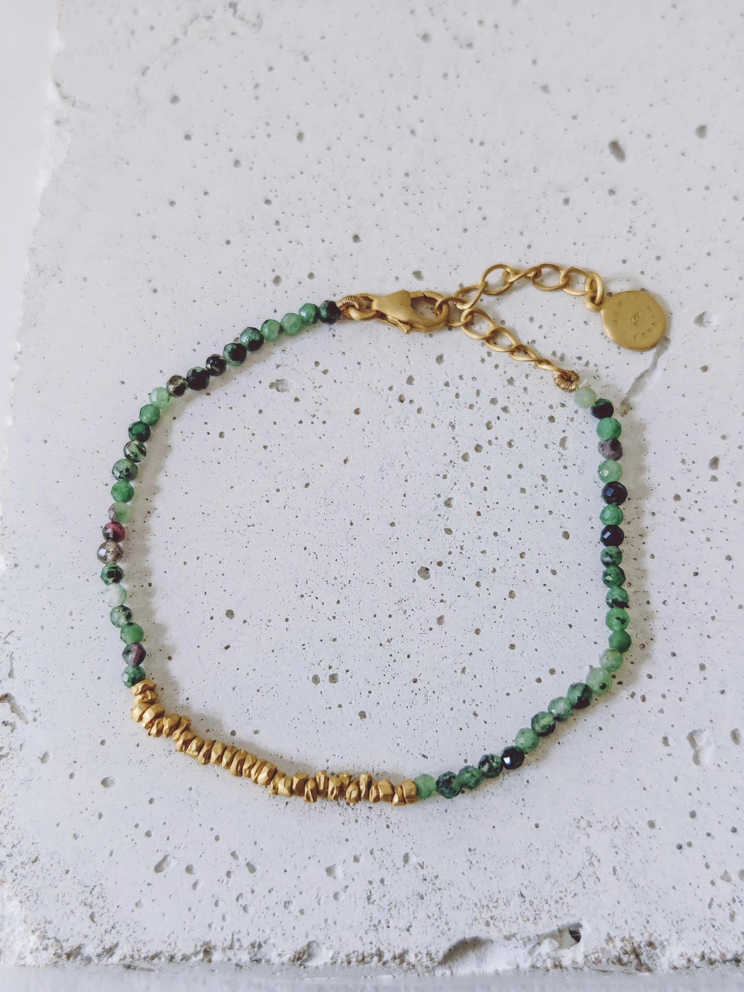 Perlenarmband handgemacht 925 Silber vergoldet und Rubin-Zoisit Edelsteinen, Boho Armband mit Perlen