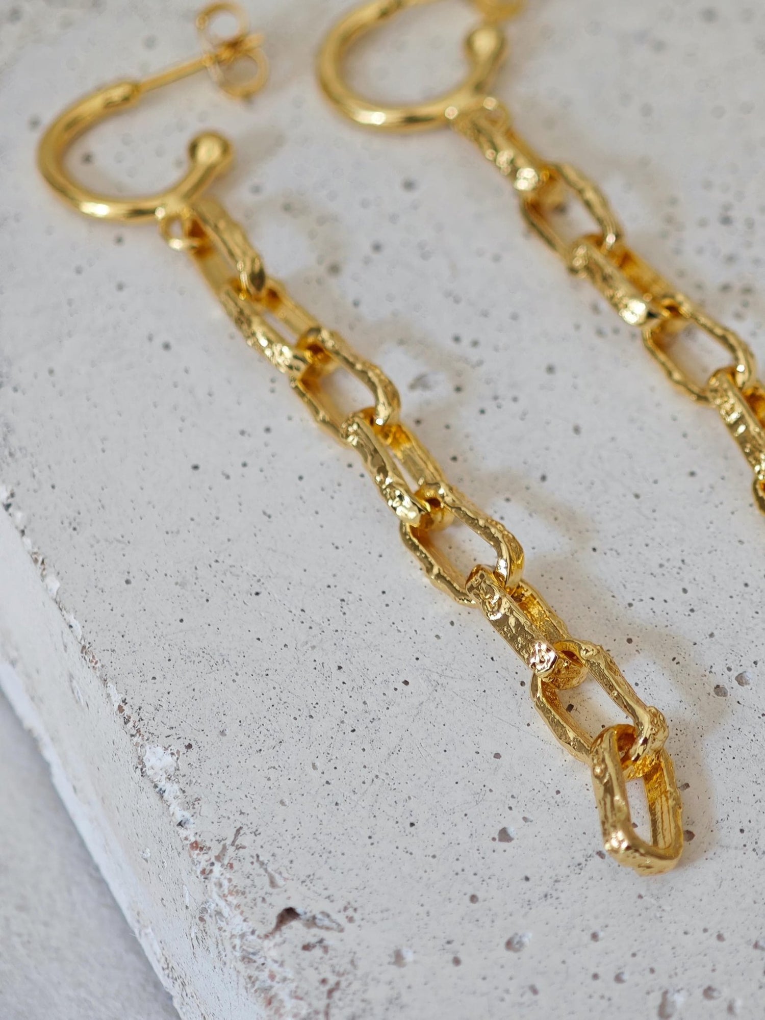 goldene Statement Chunky Kettenglieder Ohrringe mit 18K Vergoldung, Link Chain Creolen, Chain Ohrstecker gold - CocosyBerlin
