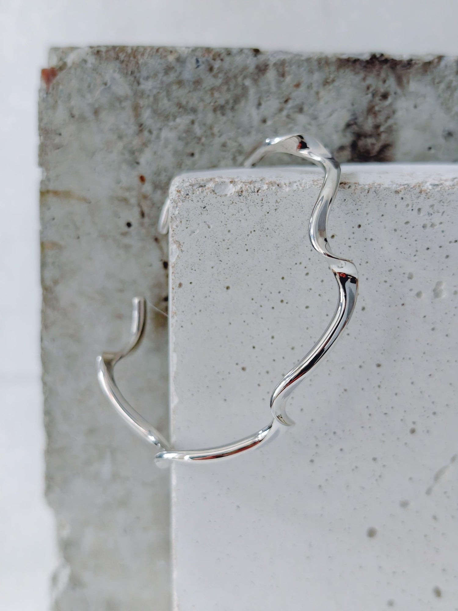 Wellen Armreif verstellbar aus 925 Silber, offener Armreif minimalistisch organisch - CocosyBerlin