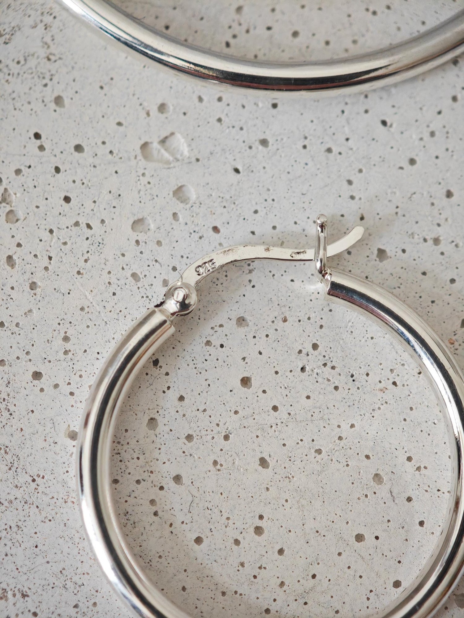 Creolen aus 925 Silber, Minimalistische Ohrringe, breite Hoop Ohrringe 3mm x 30, 40 oder 50 mm - CocosyBerlin