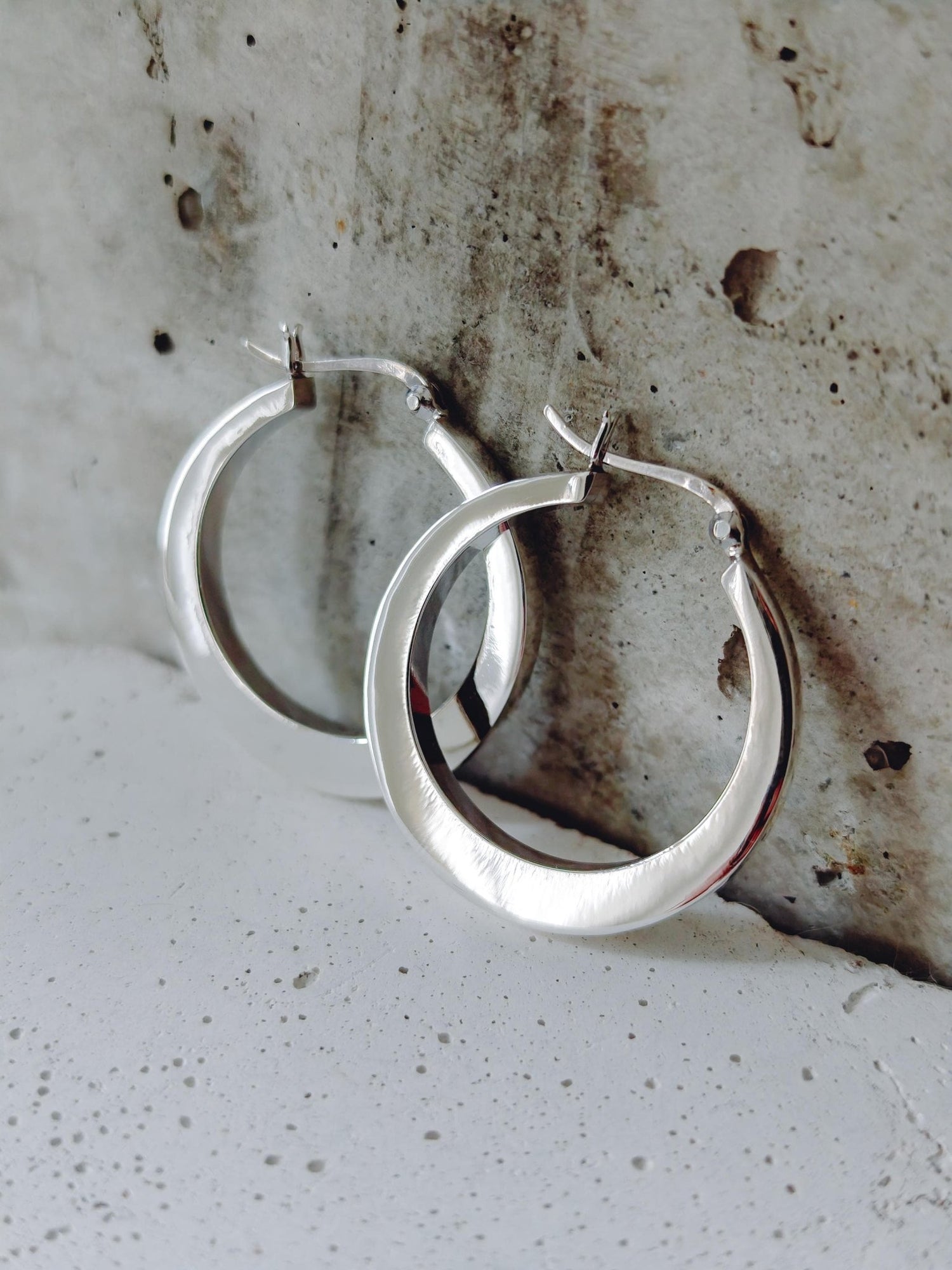 Medium Chunky Creolen 35mm aus 925 Silber, Breite Statement Hoops, handgefertigte Ohrringe - CocosyBerlin