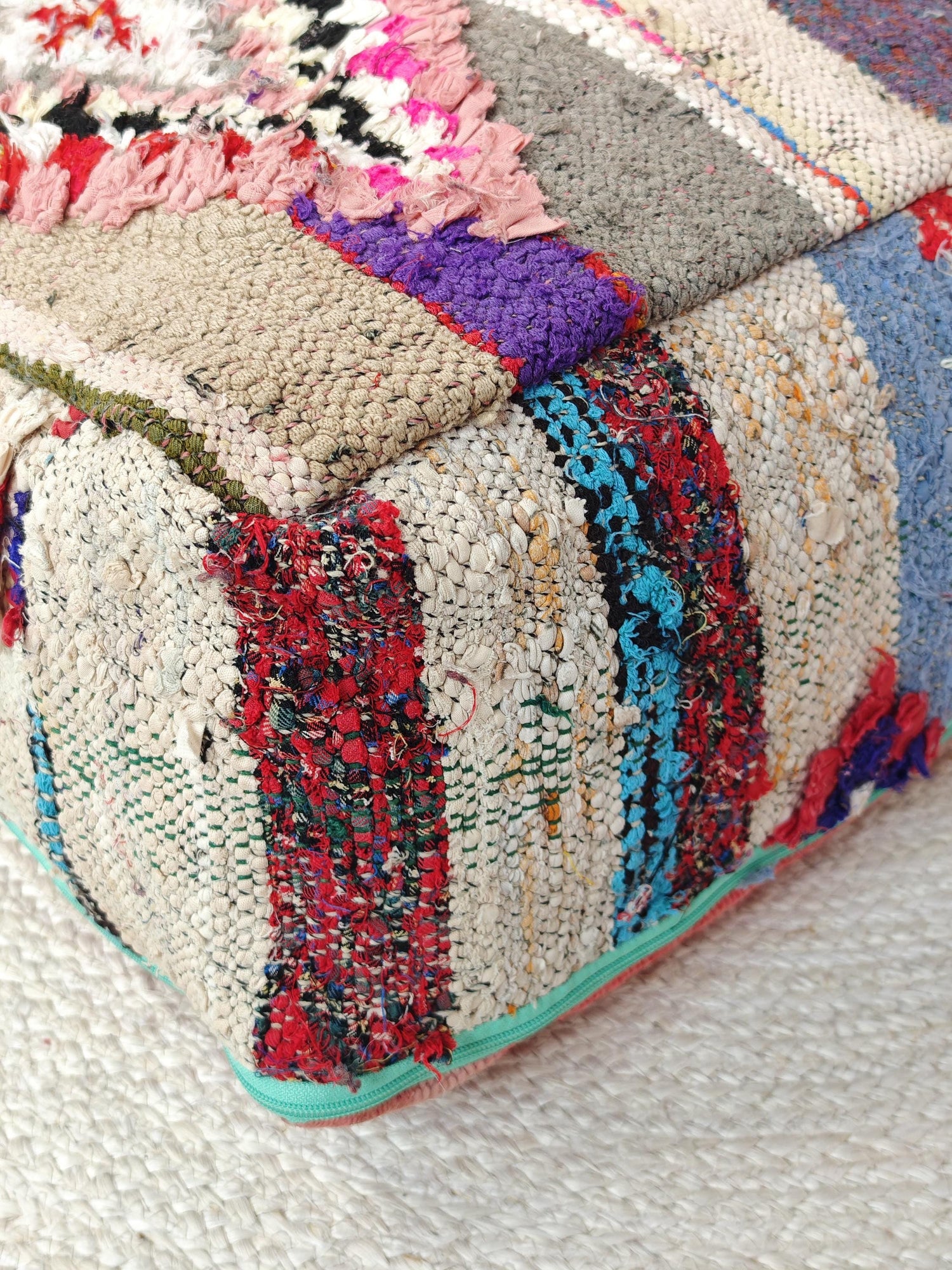 PCocosy Premium Collection - Pouf aus Marokko mit geometrischem Muster, Upcyling Pouf aus Stoffresten, Boho Sitzkissen, Bunt, Unikat, Handarbeit, Streifen