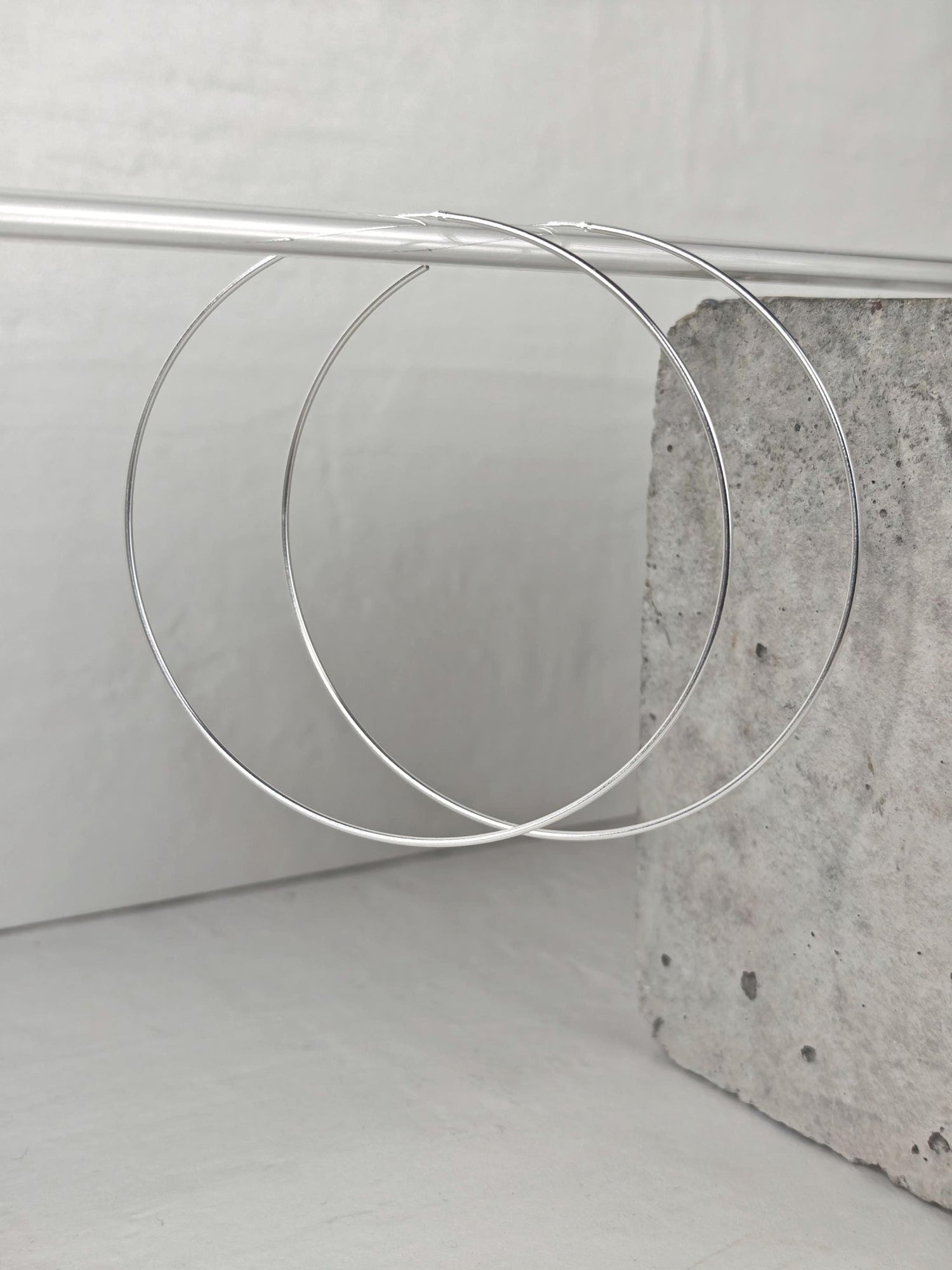 Extra Grosse Creolen 10cm aus Silber 925, XXL Minimalistische Ohrringe - CocosyBerlin