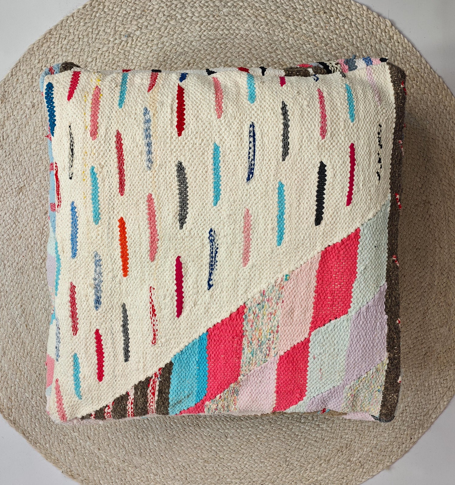 Pouf Cocosy Premium Collection - Marokkanischer Pouf mit geometrischen Muster, Upcyling Pouf aus Stoffresten, Boho Sitzkissen, Unikat