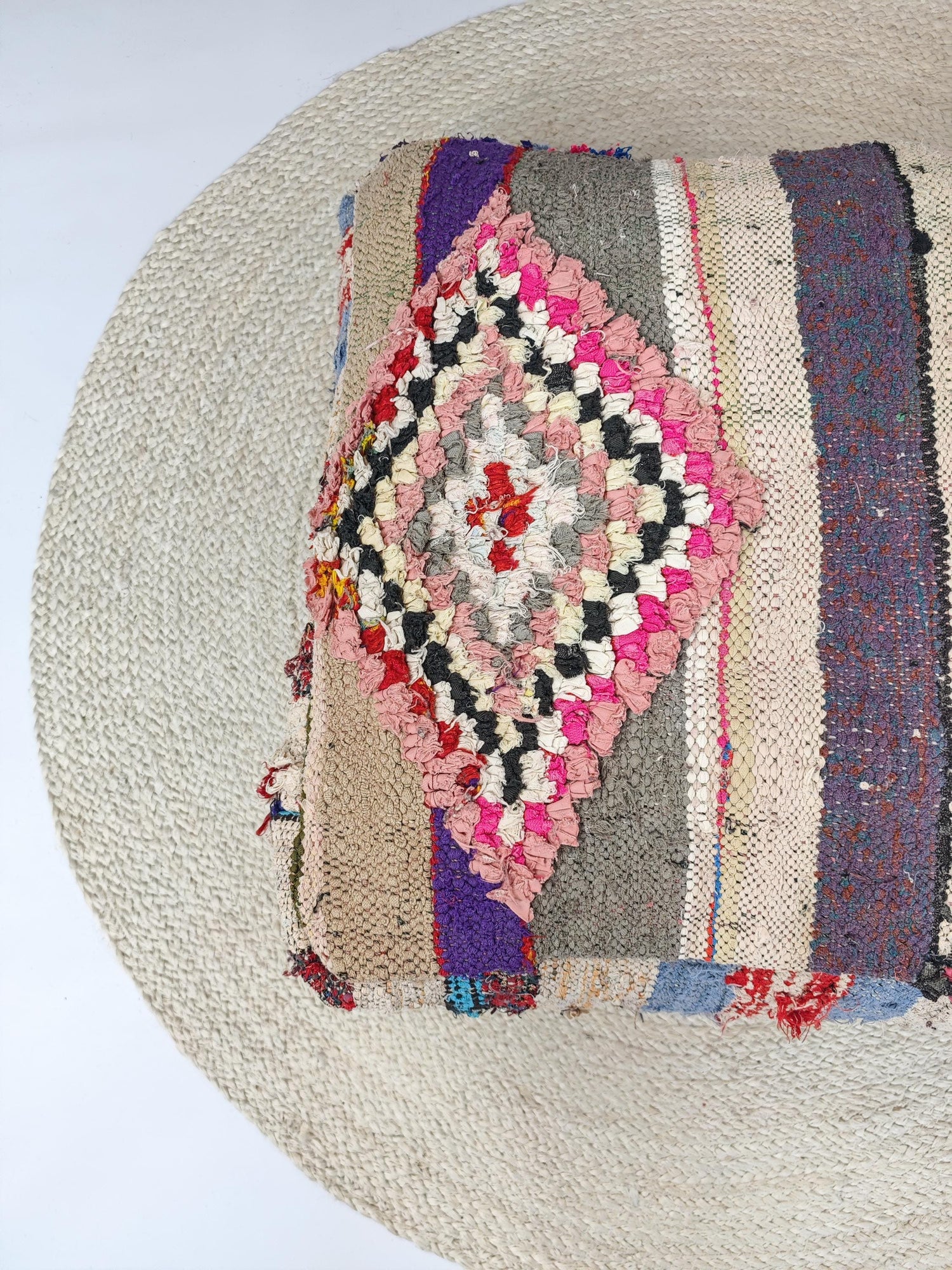 PCocosy Premium Collection - Pouf aus Marokko mit geometrischem Muster, Upcyling Pouf aus Stoffresten, Boho Sitzkissen, Bunt, Unikat, Handarbeit, Streifen
