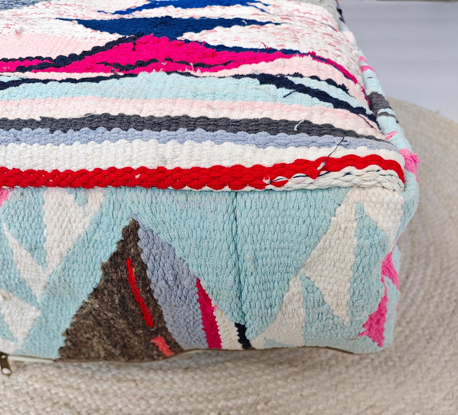 Pouf Cocosy Premium Collection - Marokkanischer Pouf mit geometrischen Muster, Upcyling Pouf aus Stoffresten, Boho Sitzkissen, Unikat