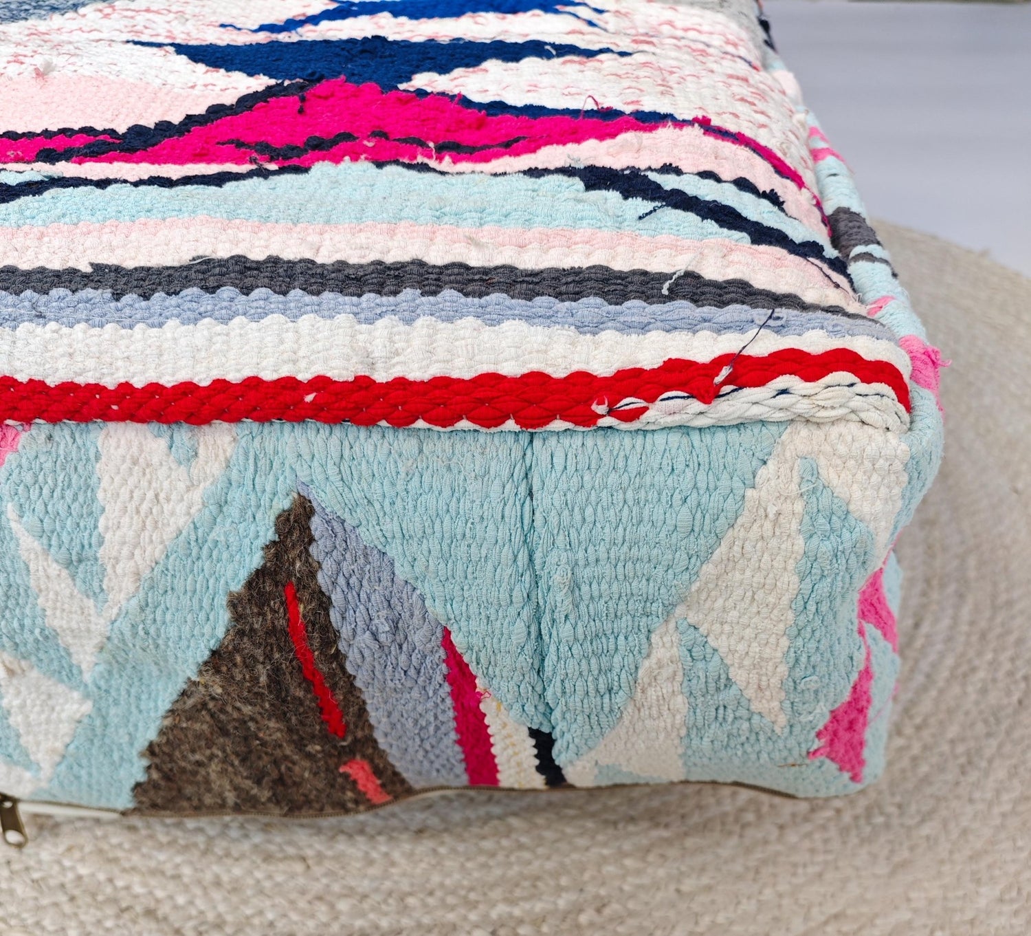 Pouf Cocosy Premium Collection - Marokkanischer Pouf mit geometrischen Muster, Upcyling Pouf aus Stoffresten, Boho Sitzkissen, Unikat - CocosyBerlin