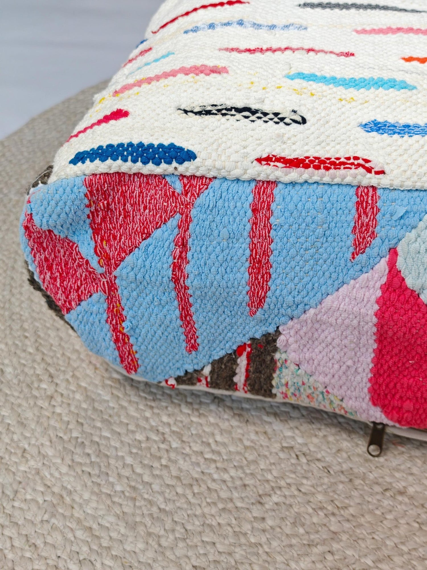 Pouf Cocosy Premium Collection - Marokkanischer Pouf mit geometrischen Muster, Upcyling Pouf aus Stoffresten, Boho Sitzkissen, Unikat - CocosyBerlin