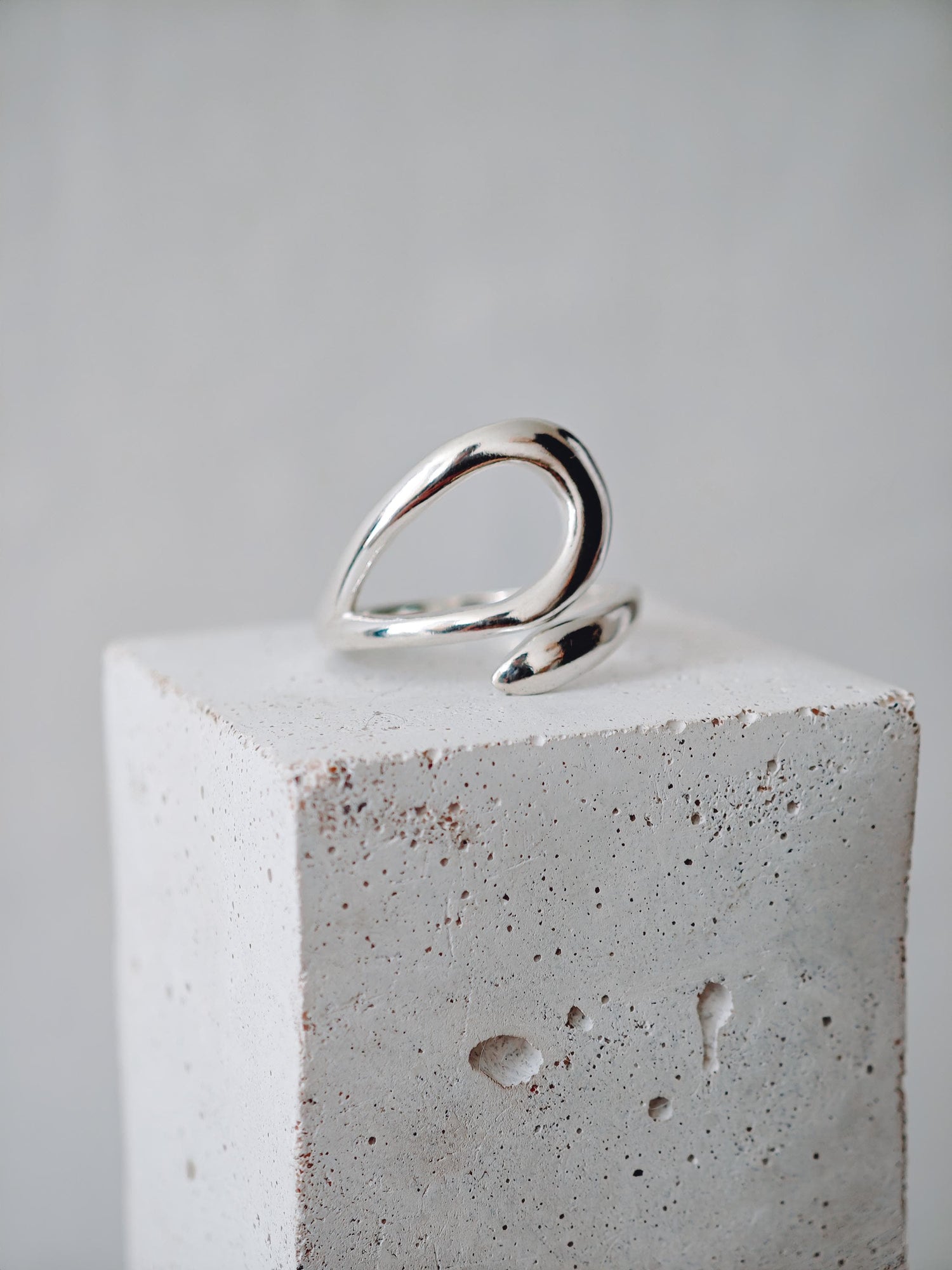 Minimalistischer Statement Ring aus 925 Silber, Organischer Silberring, Handgemachter Design Fingerring