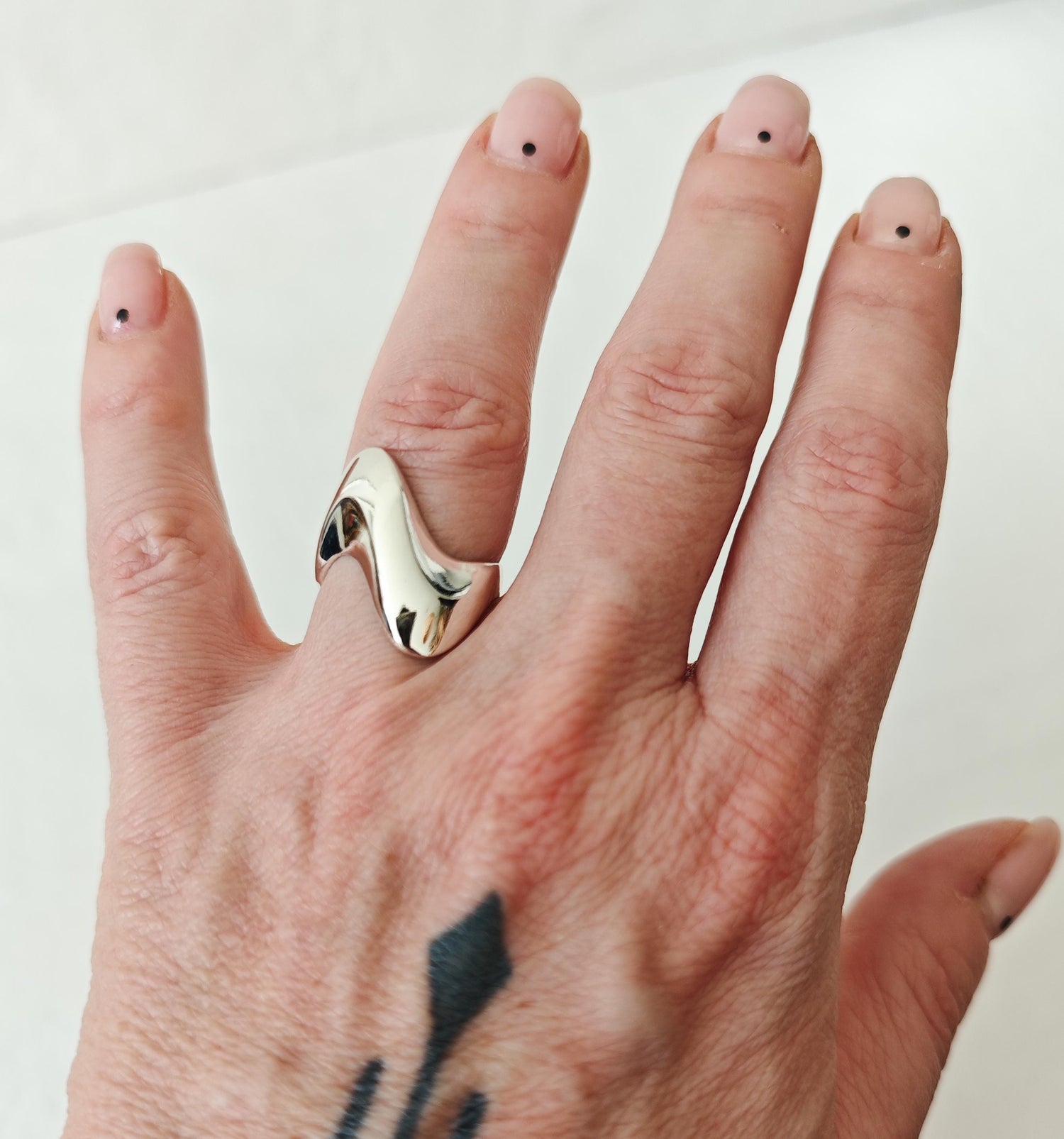 Organischer Statement Ring aus 925 Silber, Fluid Shine Ring, fließende Form, Wellen Silberring