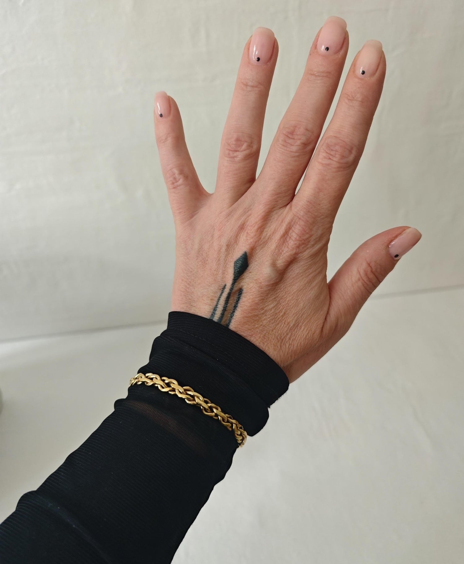 Geflochtener goldener Messing Armreif, offener Armreif verstellbar, Boho Golden Chain Cuff - CocosyBerlin