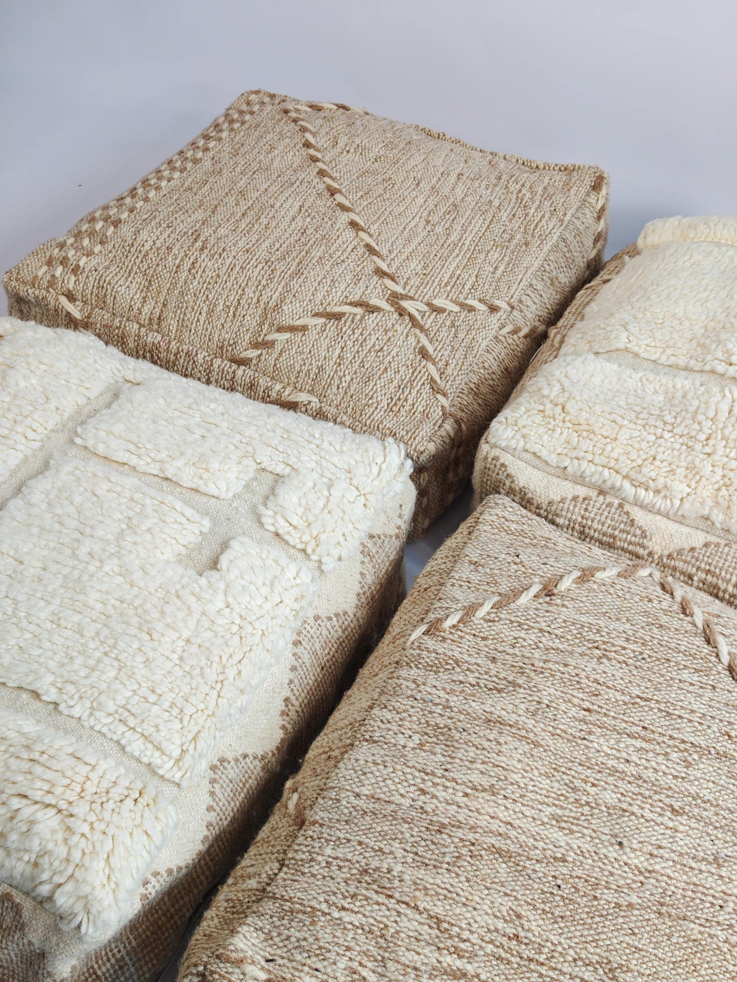 Marokkanischer Vintage Pouf quadratisch, Berber Bodenkissen aus Wolle, Braun und Beige 60x60x20cm