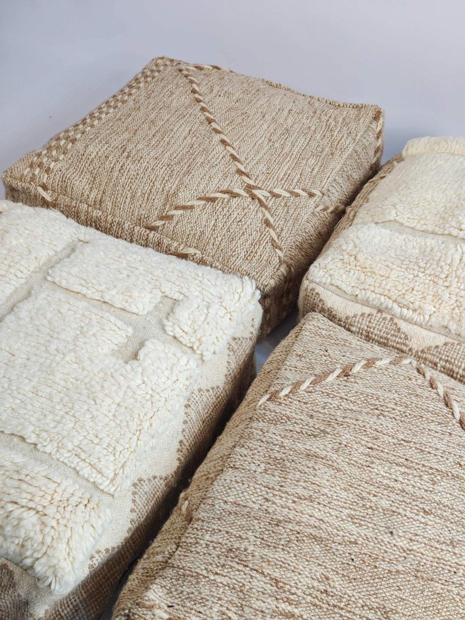 Marokkanischer Vintage Pouf quadratisch, Berber Bodenkissen aus Wolle, Braun und Beige 60x60x20cm - CocosyBerlin