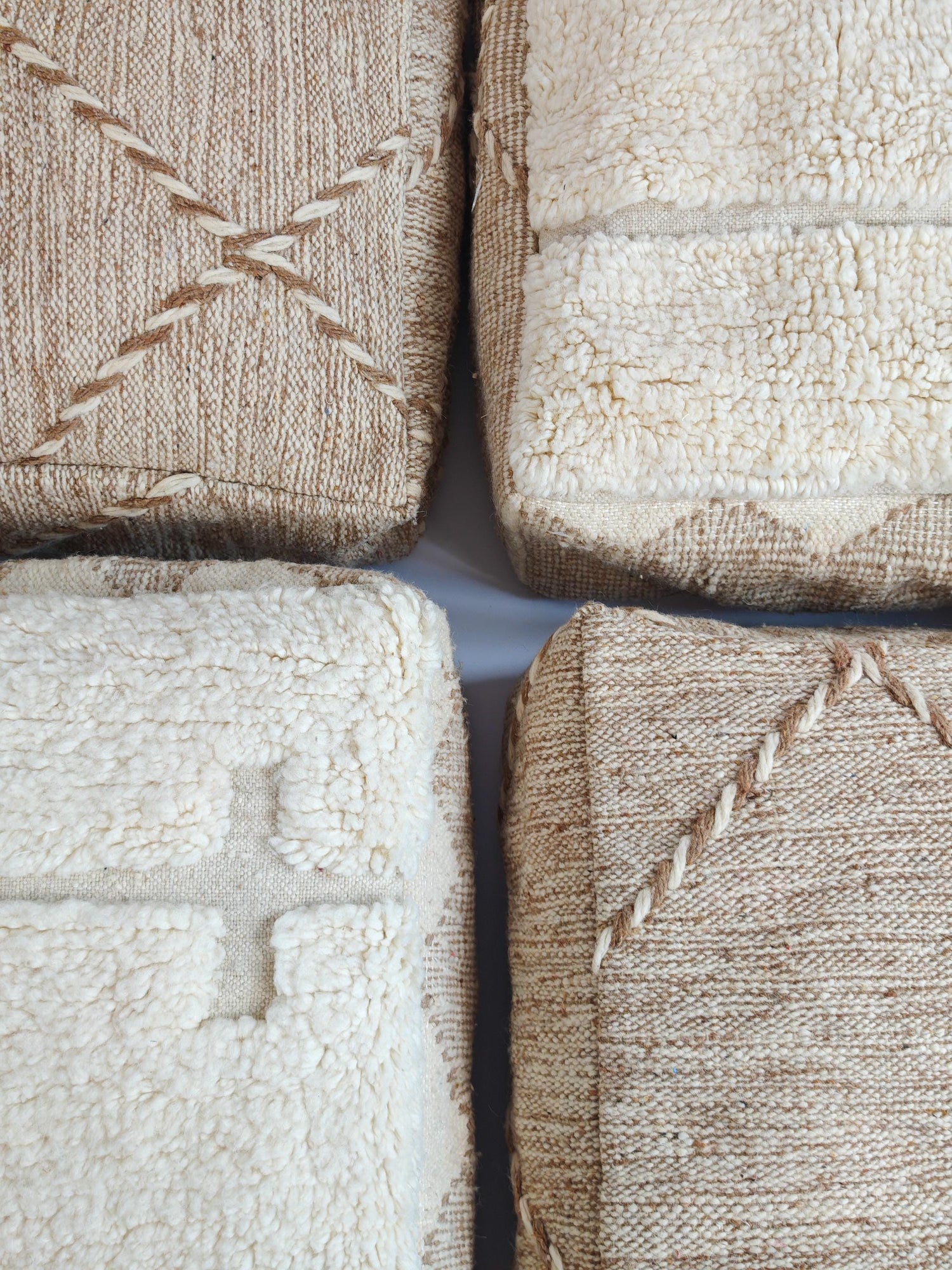 Marokkanischer Vintage Pouf quadratisch, Berber Bodenkissen aus Wolle, Braun und Beige 60x60x20cm