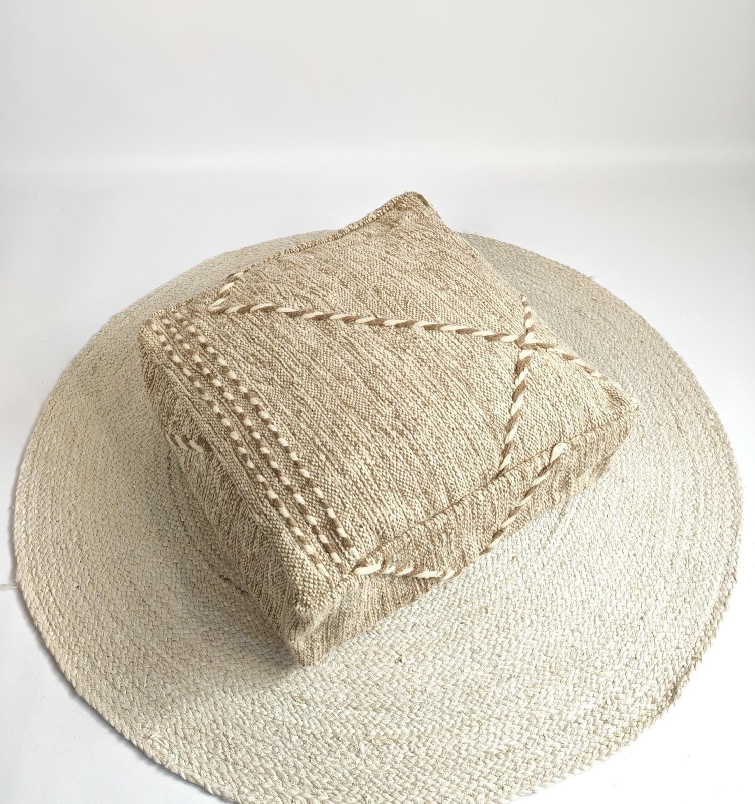 Marokkanischer Vintage Pouf quadratisch, Berber Bodenkissen aus Wolle, Braun und Beige 60x60x20cm - CocosyBerlin