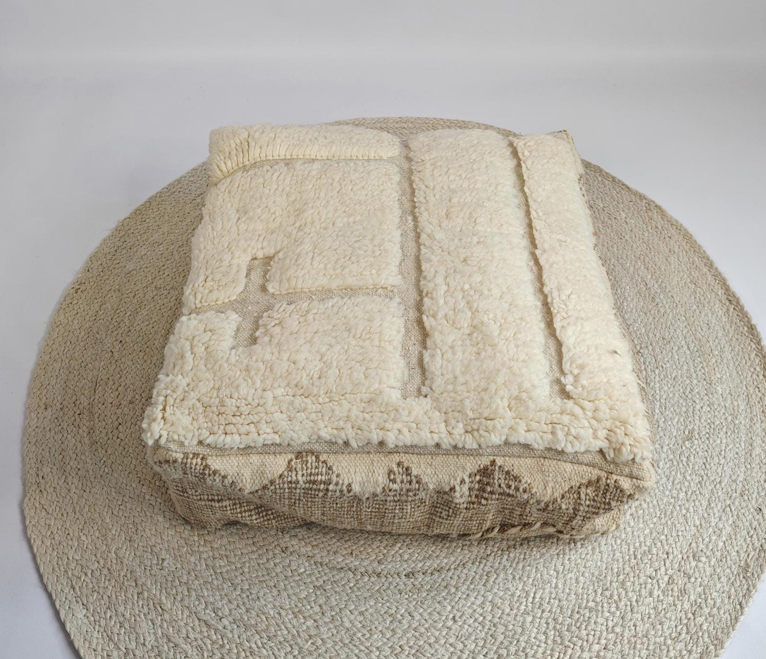 Marokkanischer Pouf quadratisch, Berber Bodenkissen aus Wolle, Braun und Beige 60x60x20cm, handgeknüpft in Marokko