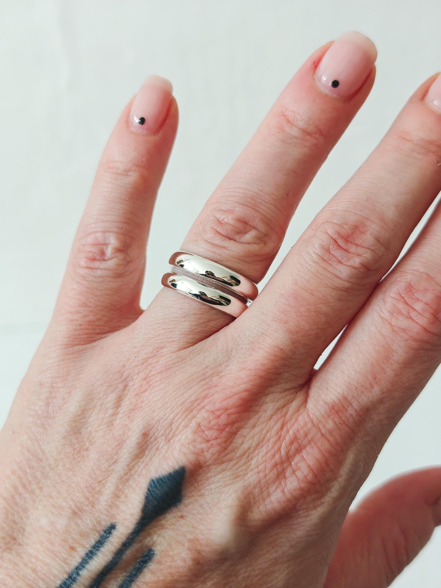 Minimalistischer Ring aus 925 Silber, Doppelring mit gewölbter Form, Silberring Stapelring aus Sterlingsilber