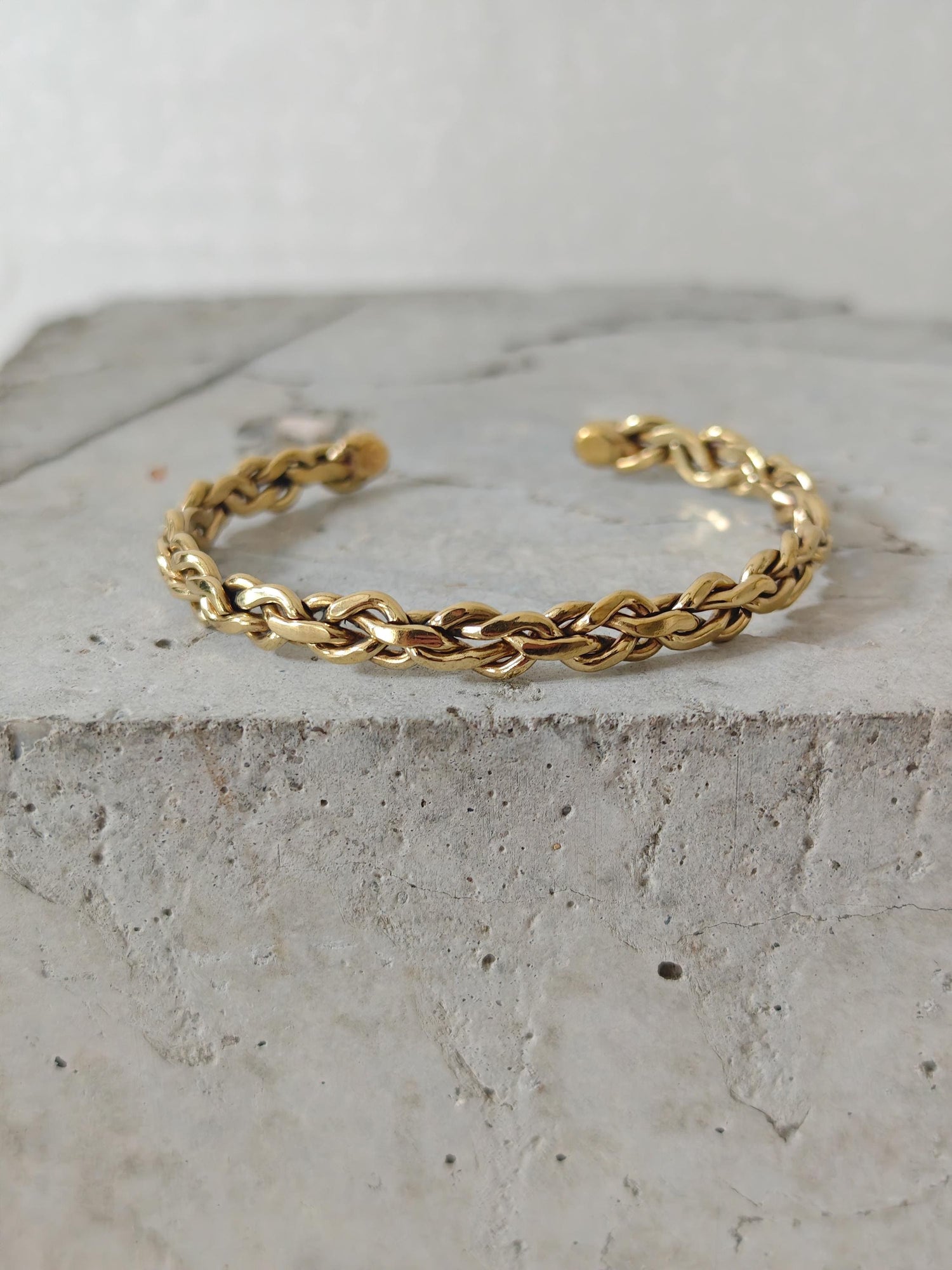 Geflochtener goldener Messing Armreif, offener Armreif verstellbar, Boho Golden Chain Cuff
