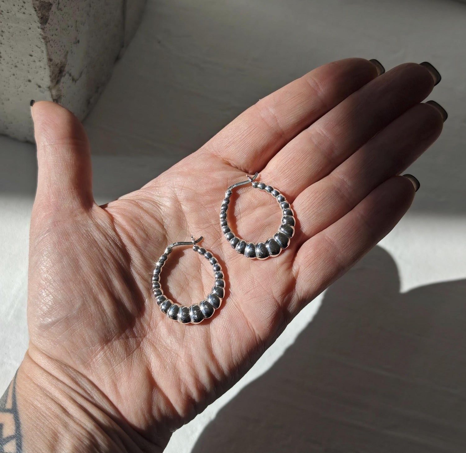 Statement ovale Creolen 925 Silber, Muschel Design Ohrringe, Chunky Shrimp Hoop Ohrringe minimalistisch - CocosyBerlin