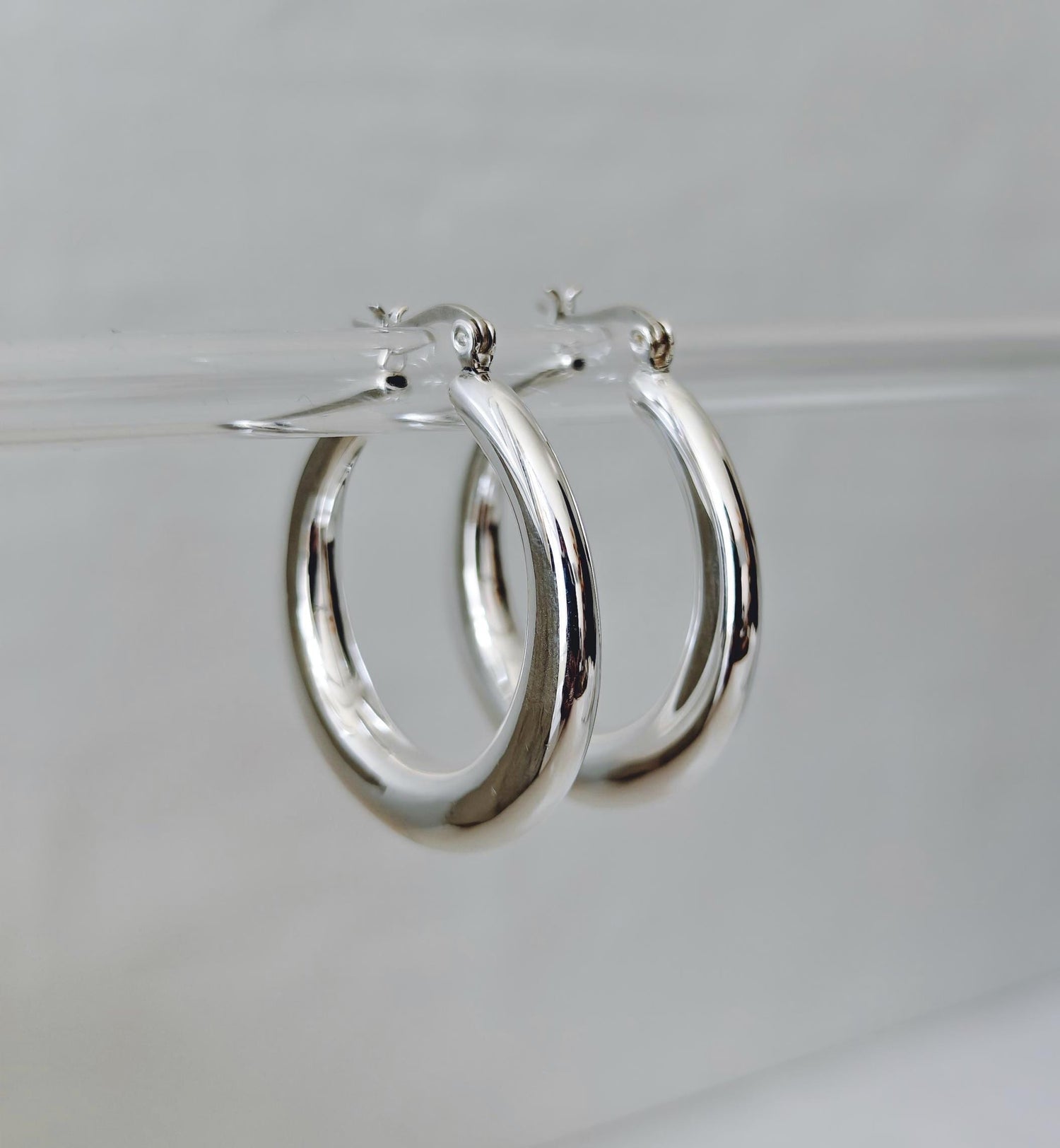 Chunky Creolen aus 925 Silber 34 mm groß, breite Hoop Ohrringe, minimal Statement, Sommer Schmuck - CocosyBerlin