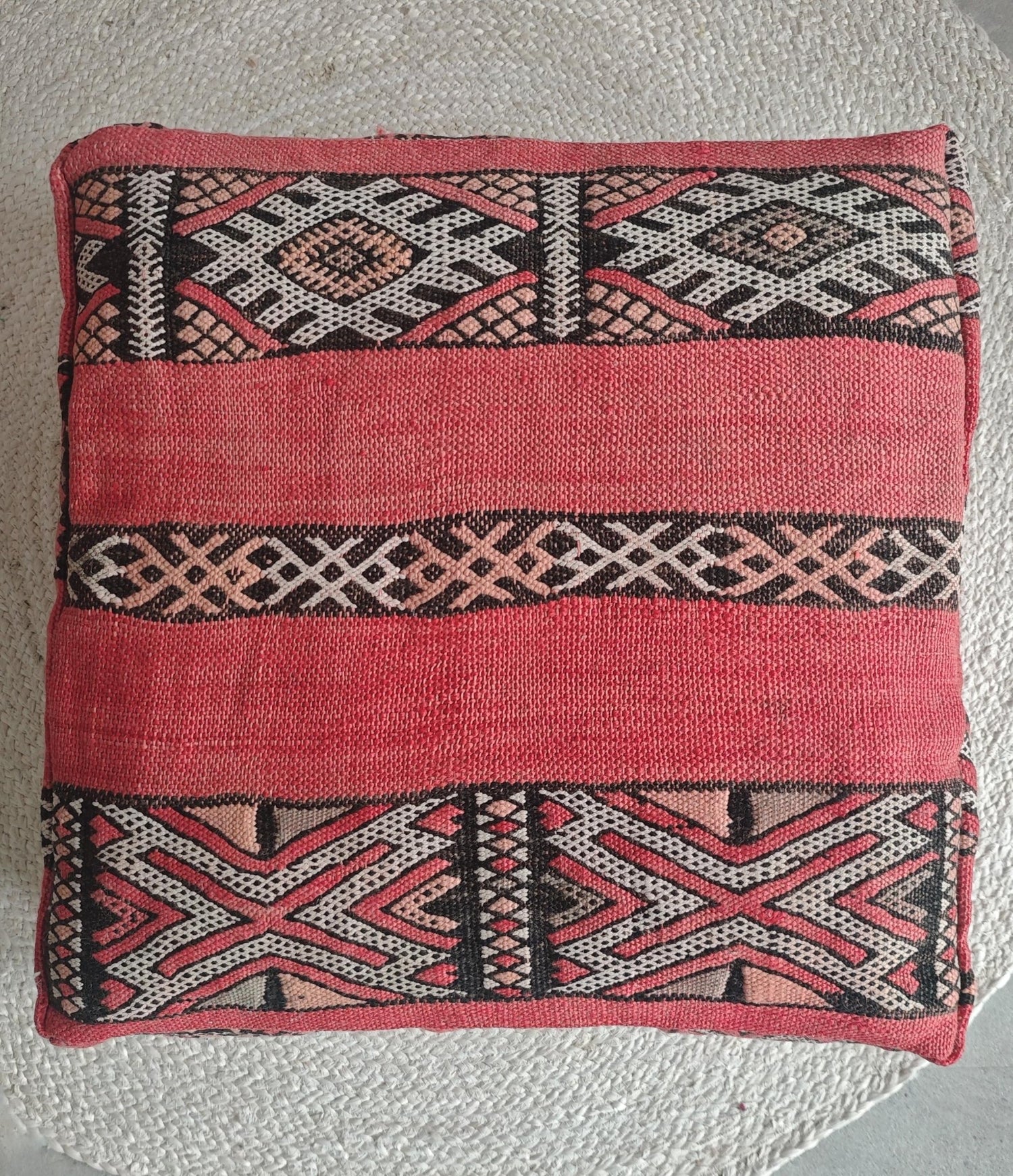 Vintage Pouf aus Marokko, Altrosa Bodenkissen aus Vintage Teppich, Berber Pouf, Moroccan Floor Cushion, Boho Kissenhülle - CocosyBerlin
