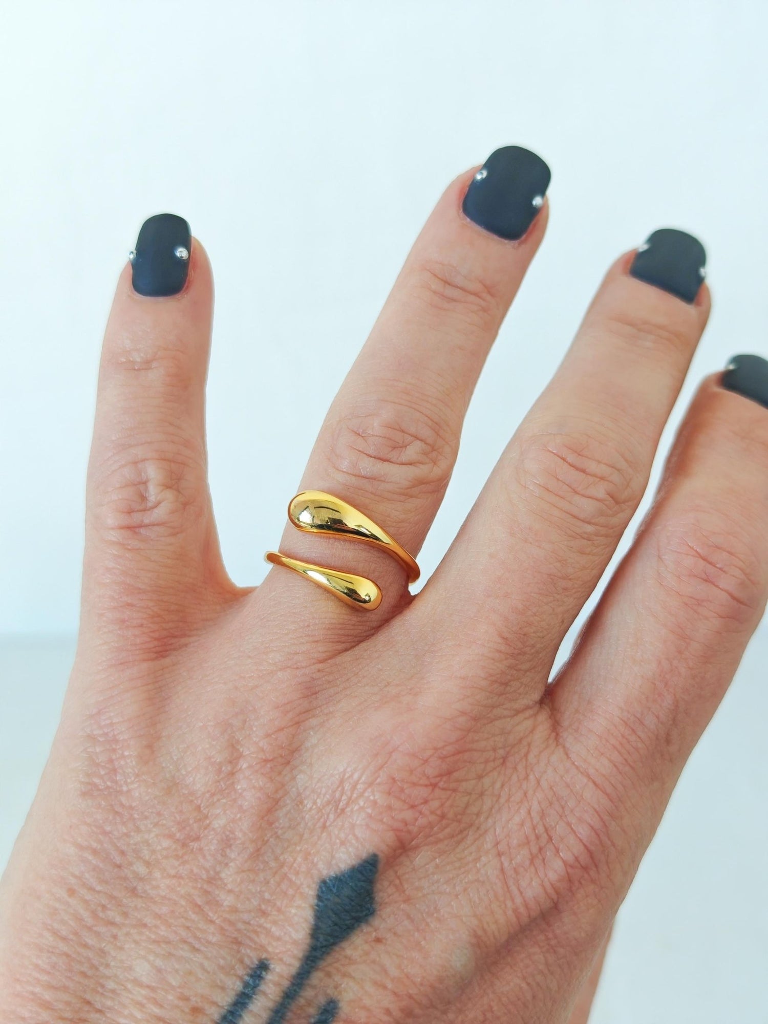 18k vergoldeter Ring aus 925 Silber, minimalistischer Ring, Tropfen Fingerring - CocosyBerlin