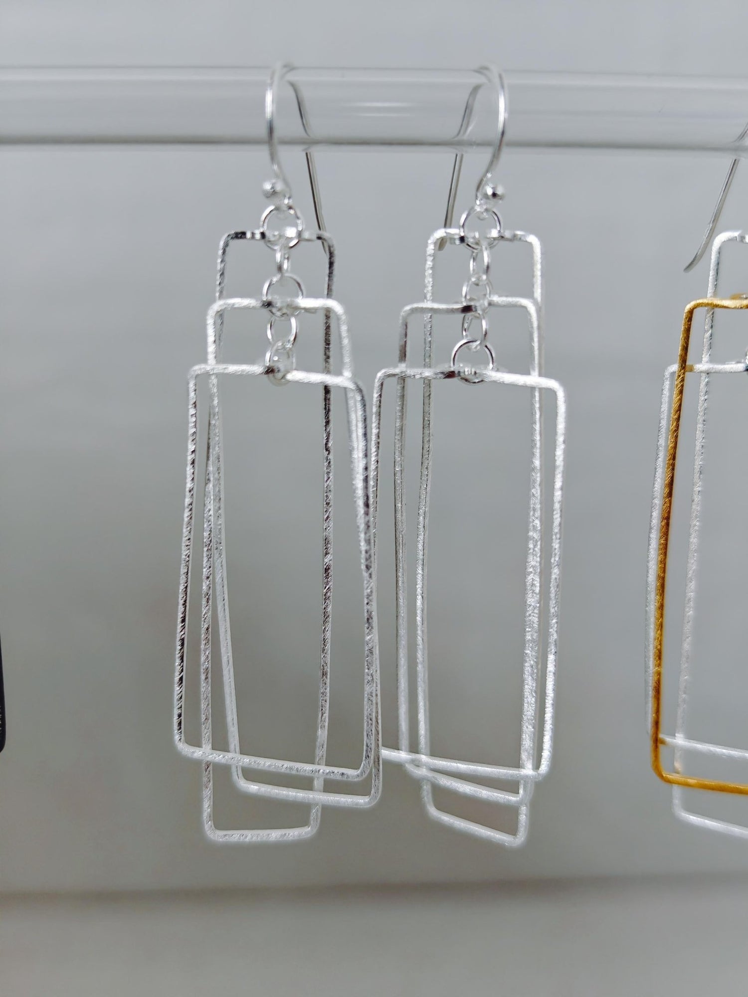 Silber 925 Ohrringe Geometrisch Rechteckig , Minimalistische Statement Hängeohrringe, Schwarz Rhodiniert & 18k Vergoldet - CocosyBerlin