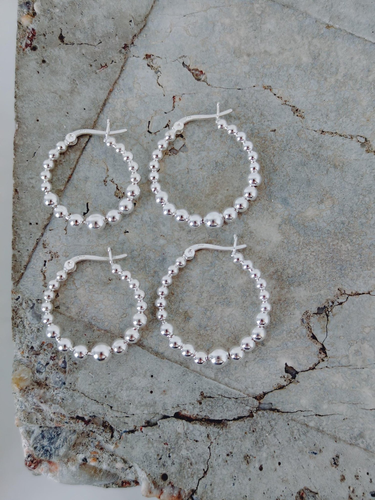 Bubble Ohrringe aus 925 Silber, Kugel Statement Creolen, Perlen Ohrringe Bubble-Hoops - CocosyBerlin