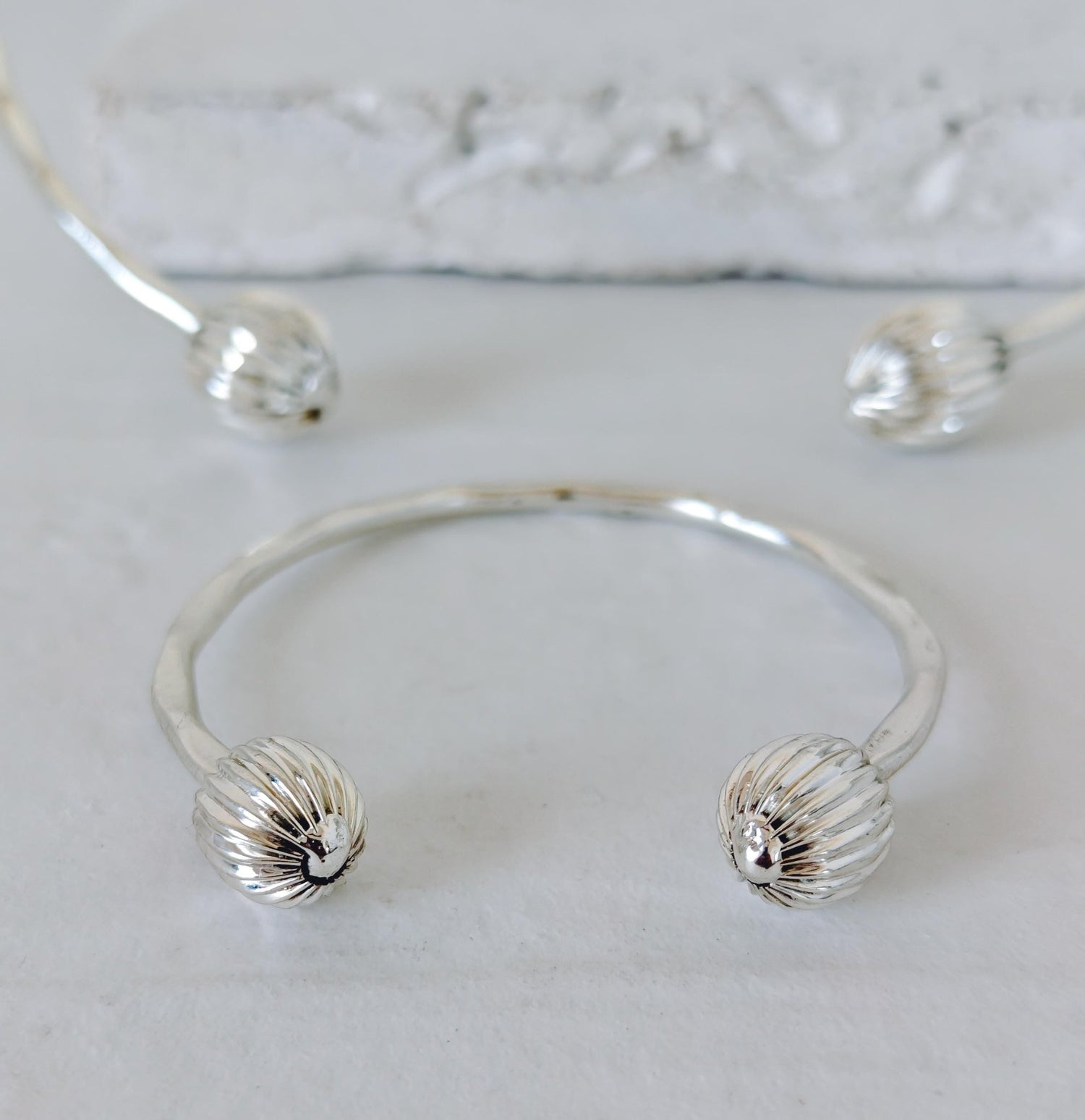 Boho Choker & Armreif Set aus gehämmertem Messing versilbert, Choker und Armreif minimalistisch - CocosyBerlin